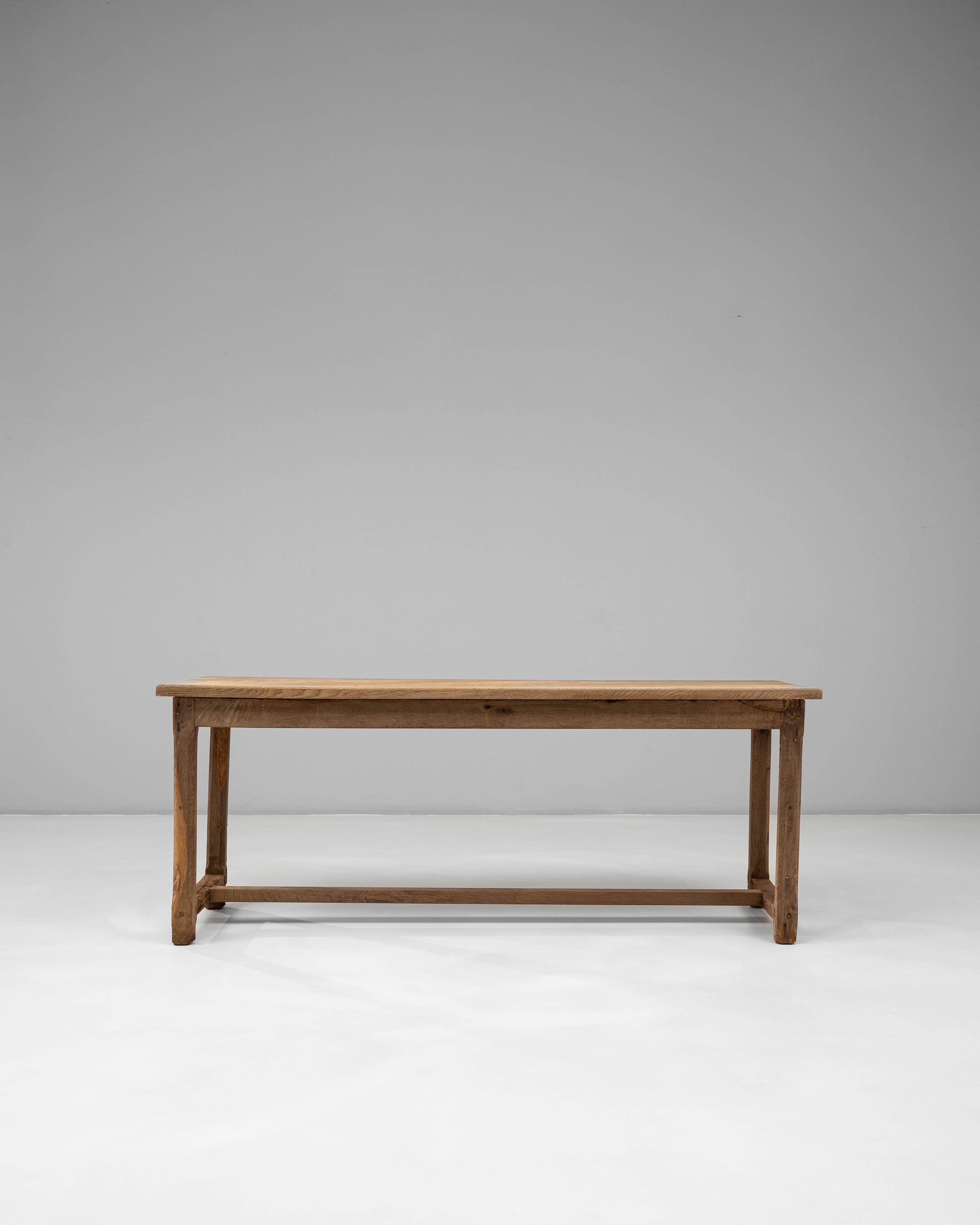 Table de salle à manger en Oak français des années 1900 Bon état - En vente à High Point, NC