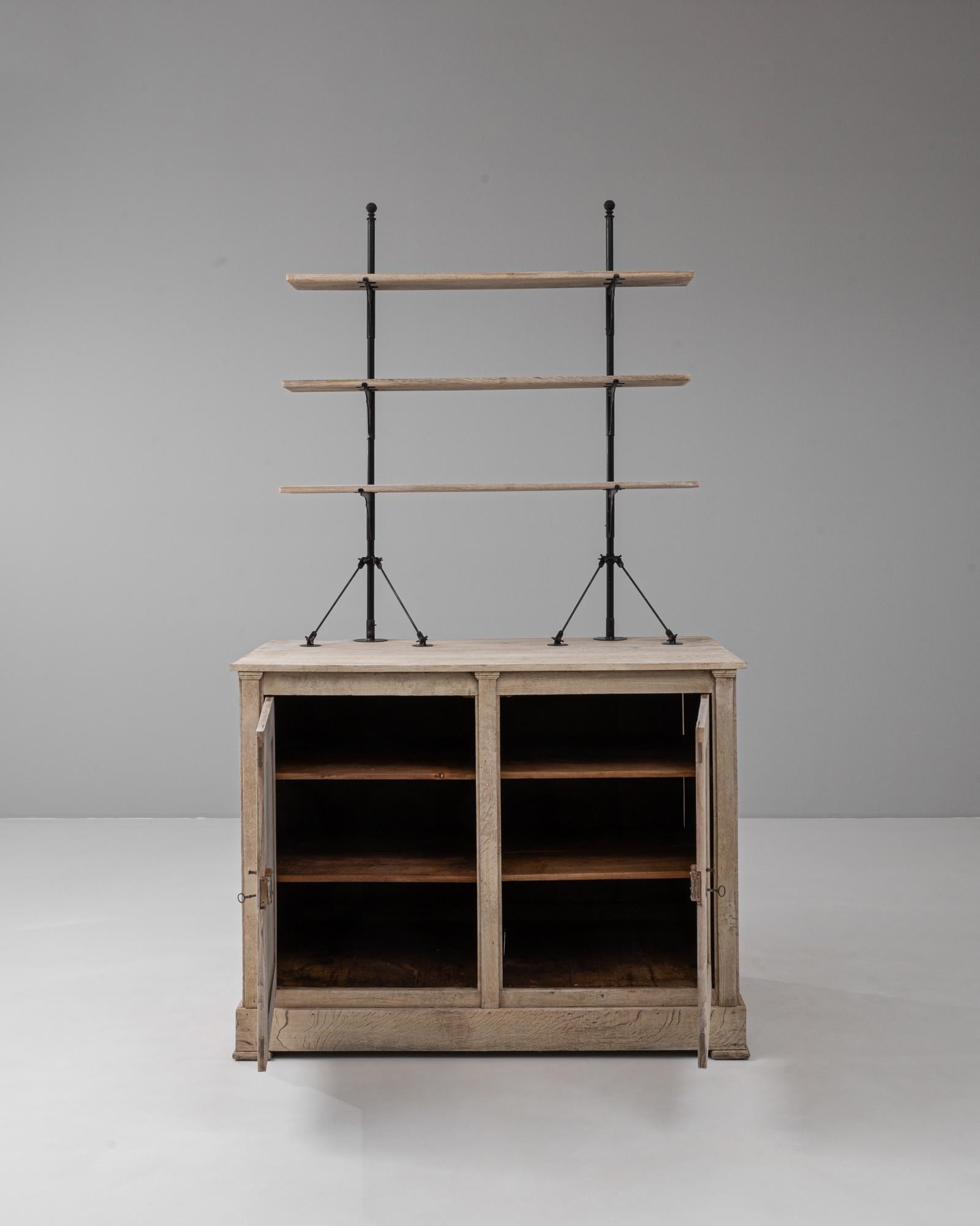 Francese Mobile da esposizione in Oak francese degli anni '1900 in vendita
