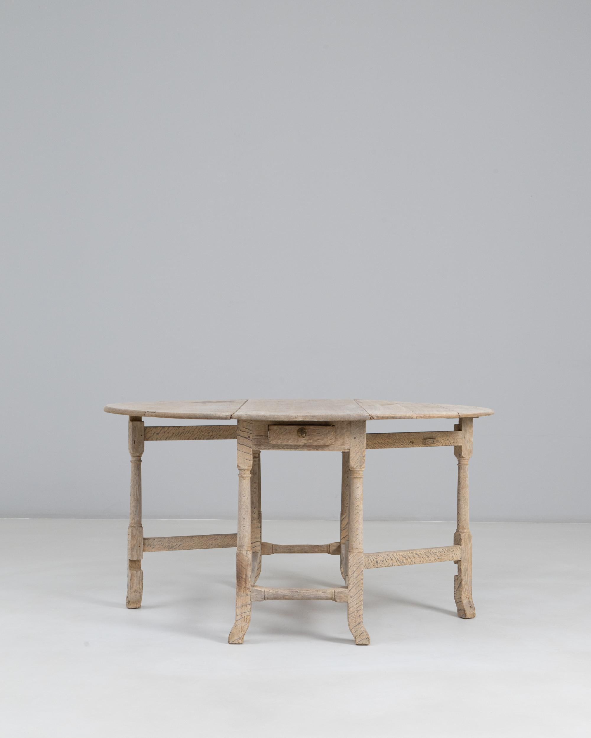 1900s French Oak Drop Leaf Table For Sale 1