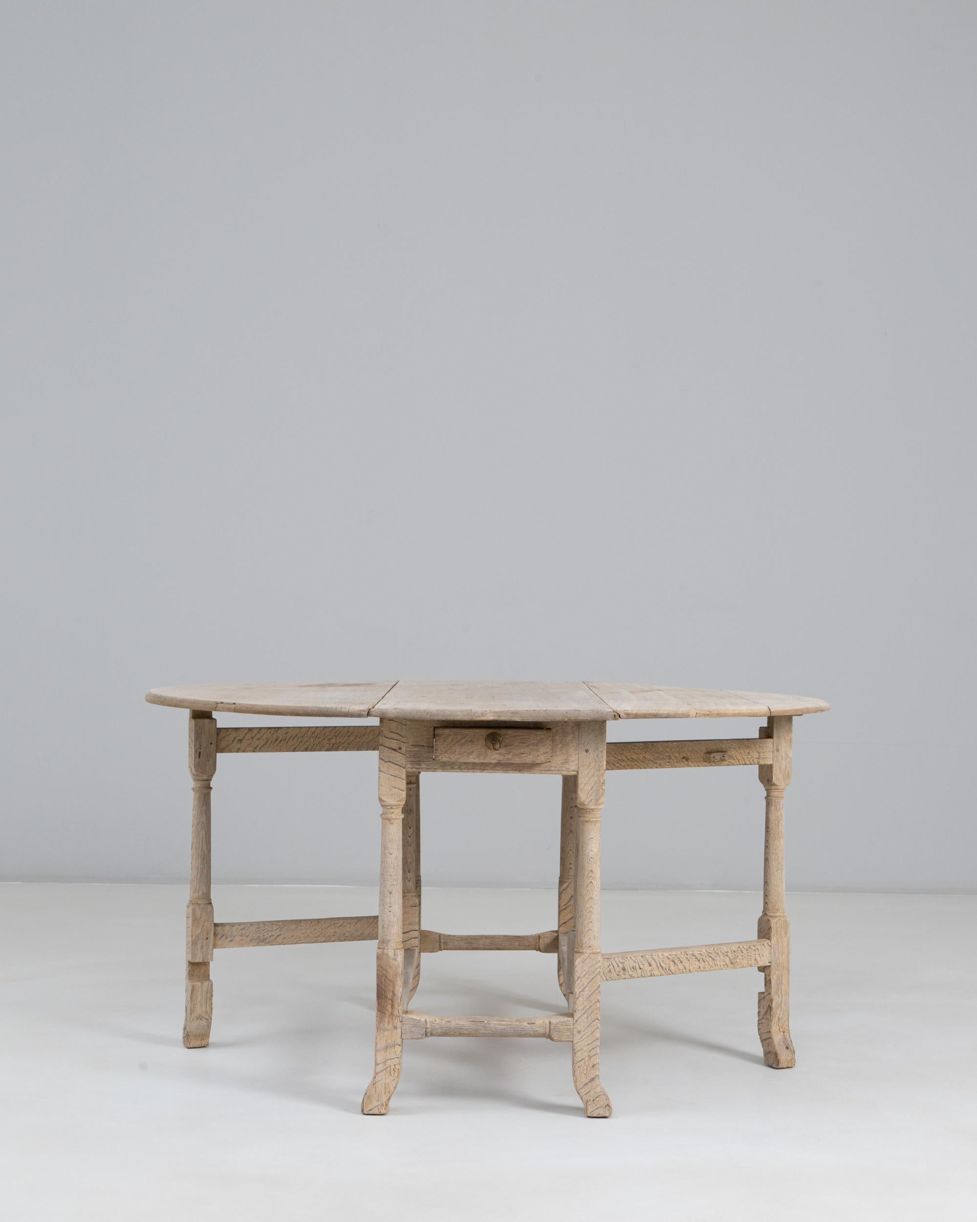 1900s French Oak Drop Leaf Table For Sale 3