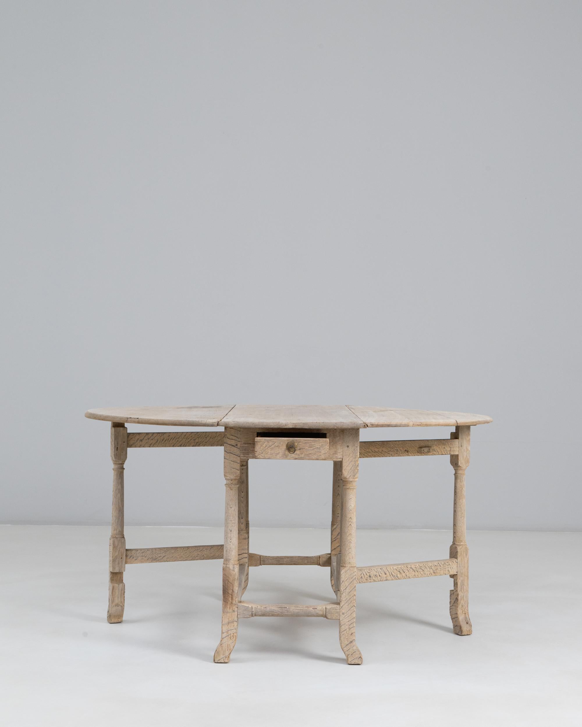 1900s French Oak Drop Leaf Table For Sale 4