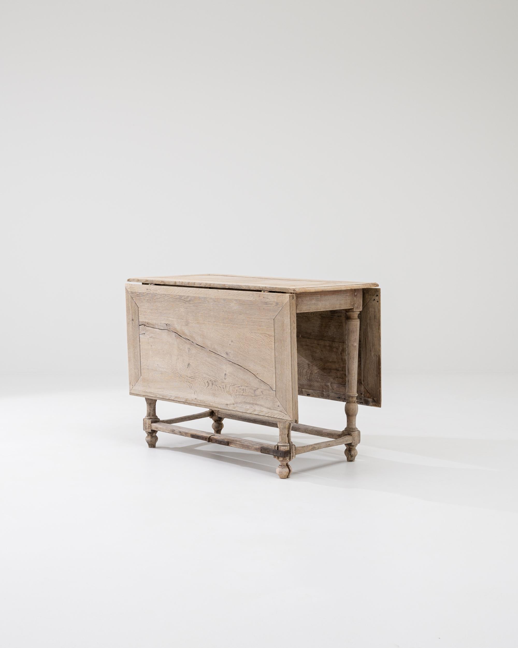 Chêne Table à pieds en chêne français des années 1900 en vente
