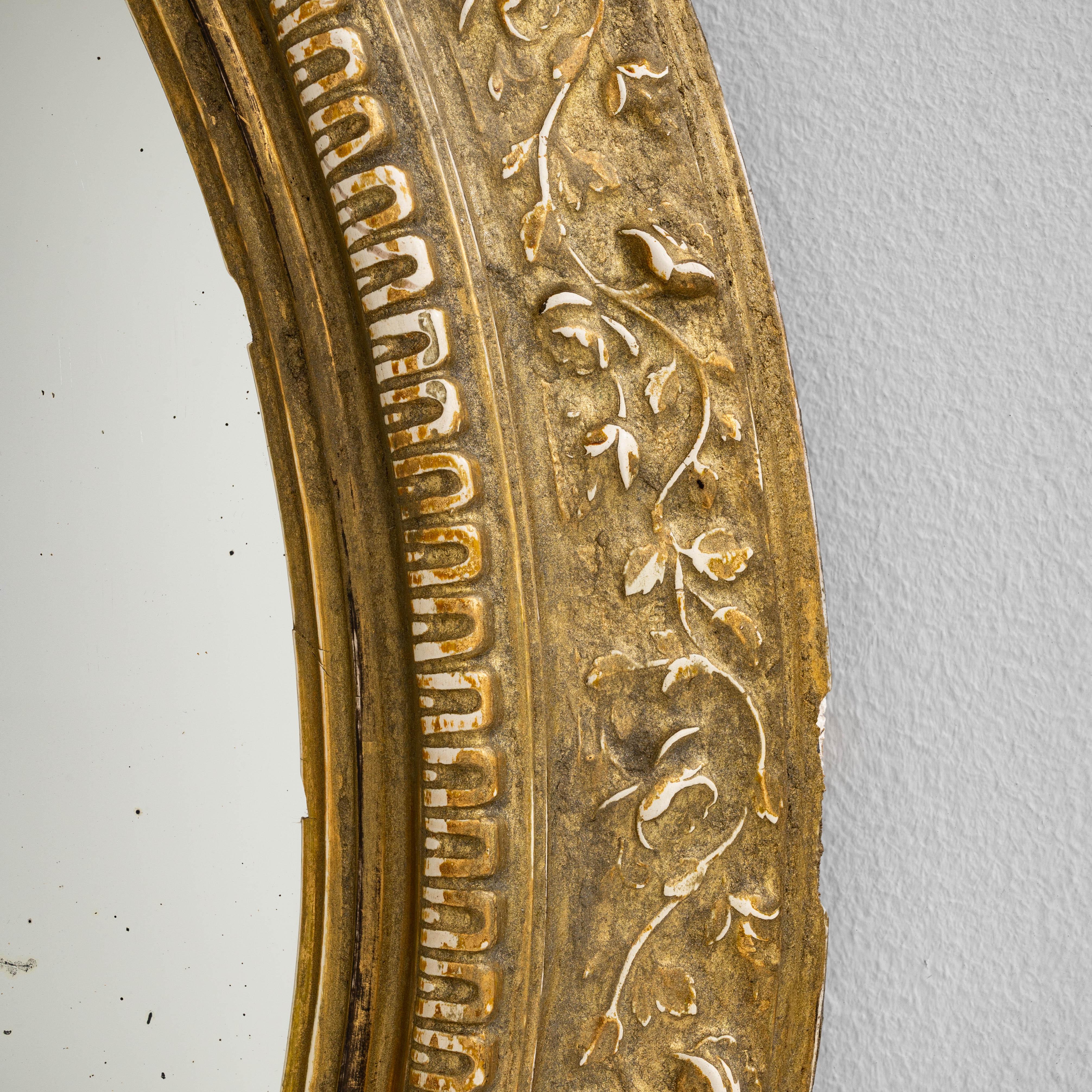 Miroir ovale en Wood Wood doré à motifs floraux 1900 en vente 4