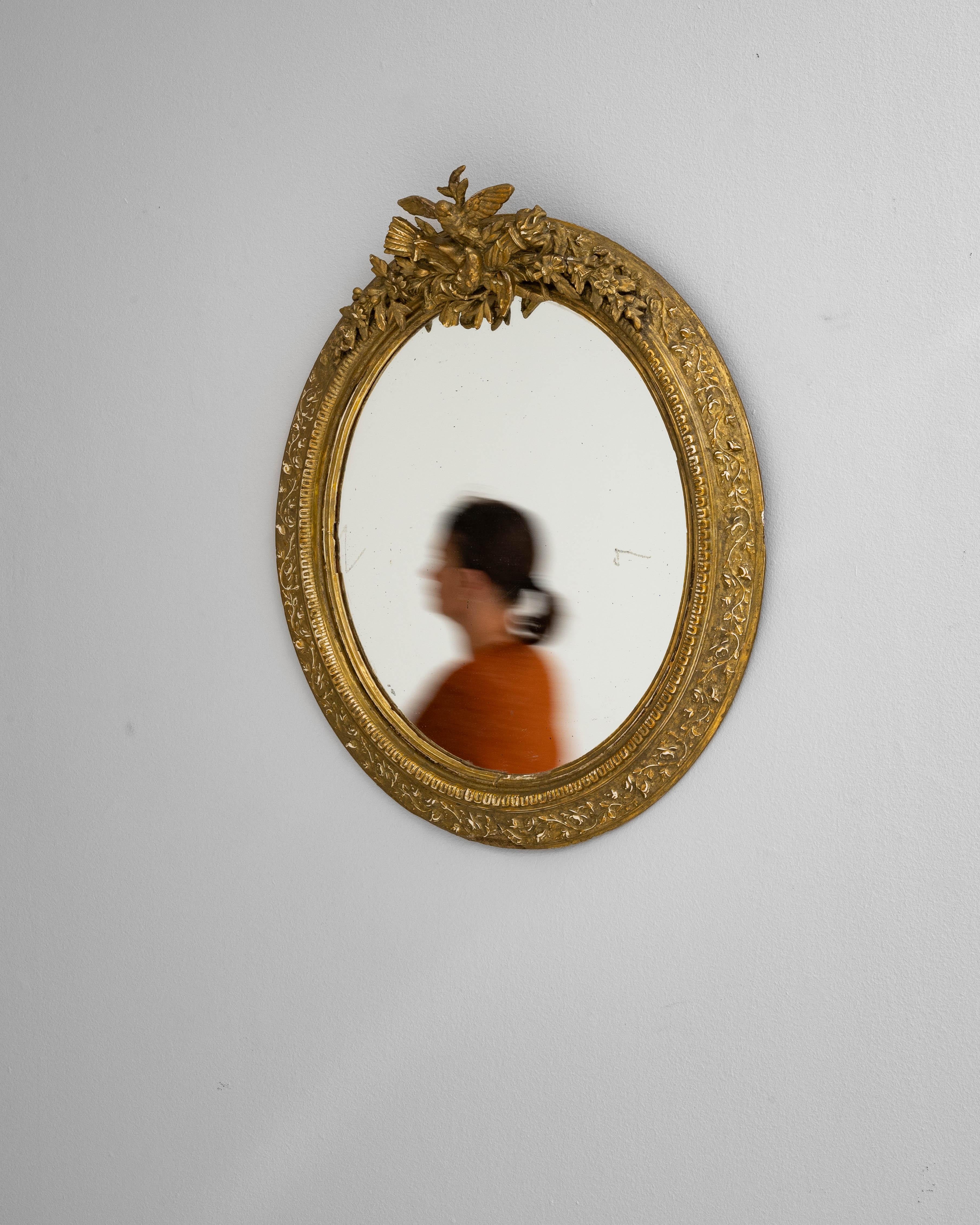 20ième siècle Miroir ovale en Wood Wood doré à motifs floraux 1900 en vente