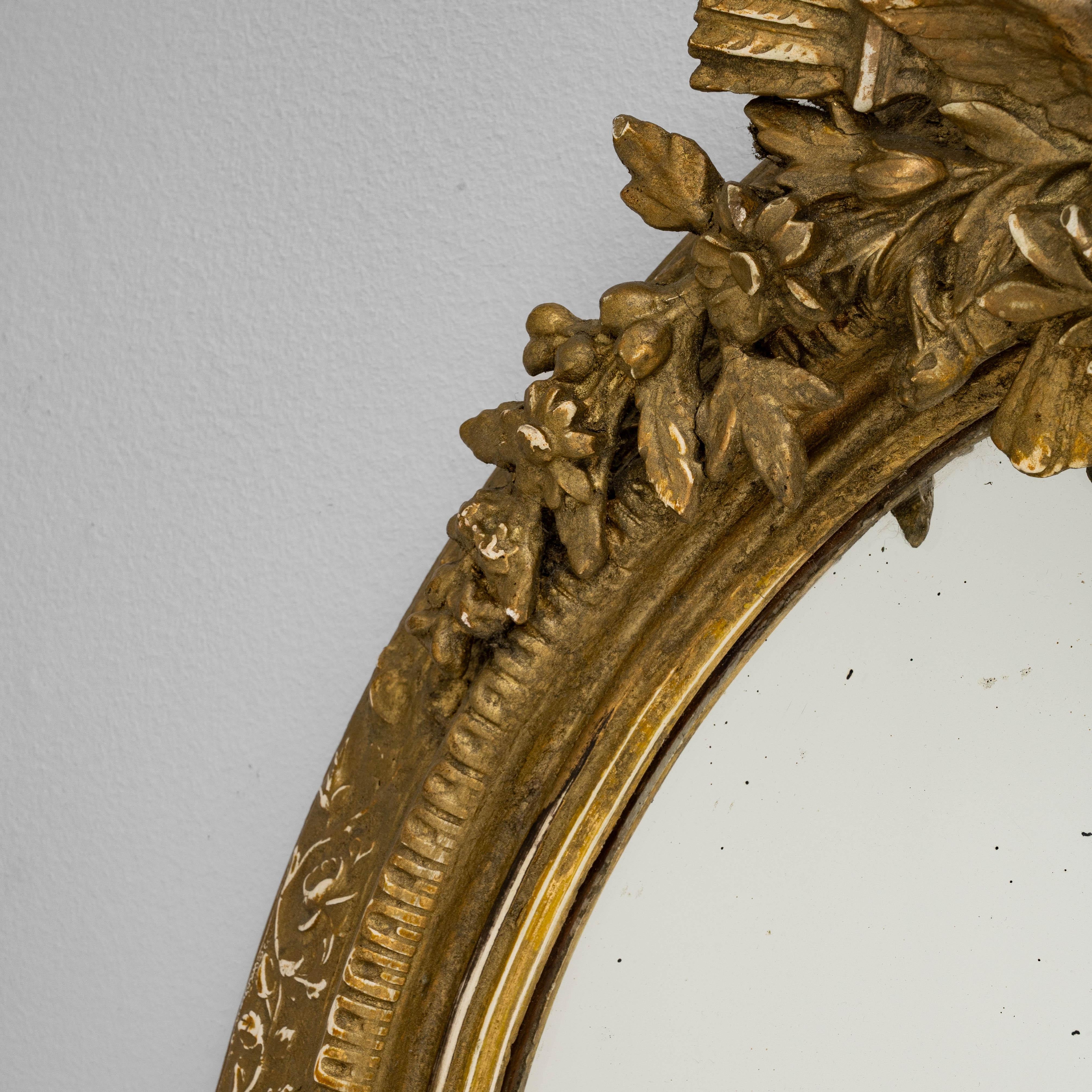 Miroir ovale en Wood Wood doré à motifs floraux 1900 en vente 2