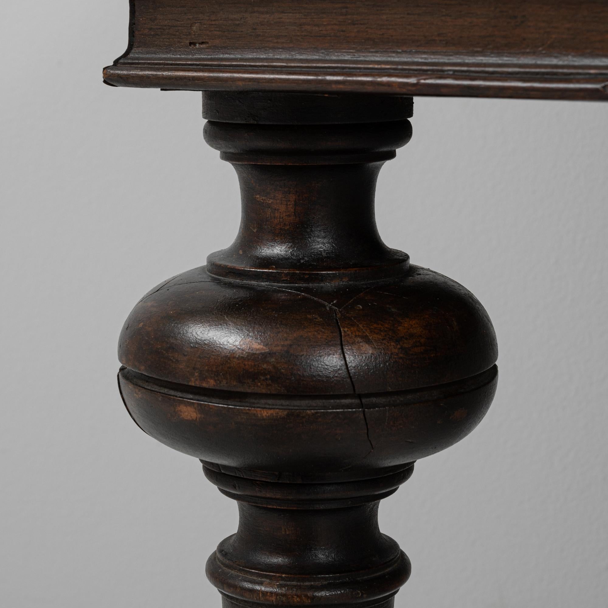 1900s French Pair Of Wooden Console Tables In Original Patina For Sale 5
