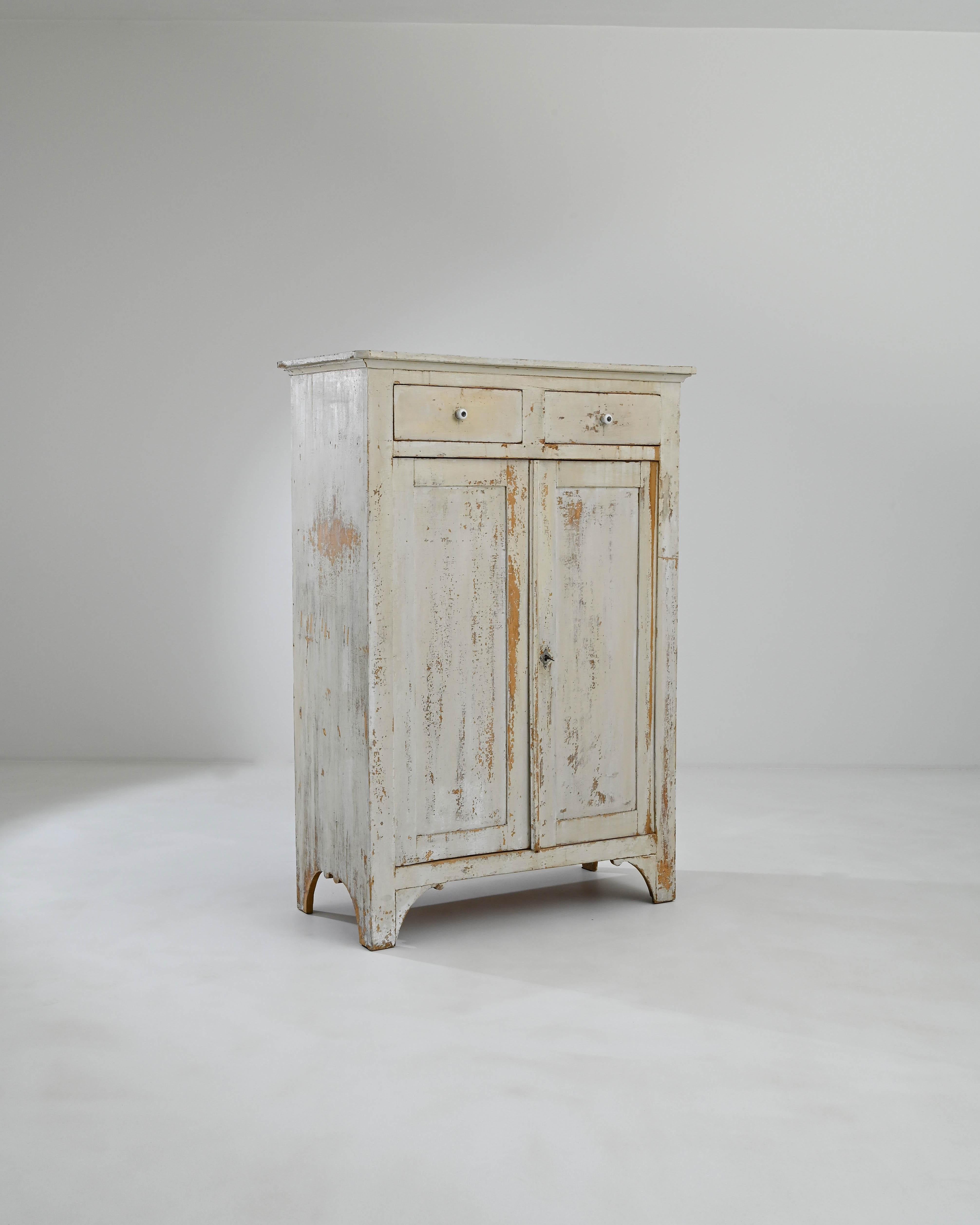 1900s French Patinated Buffet For Sale 5