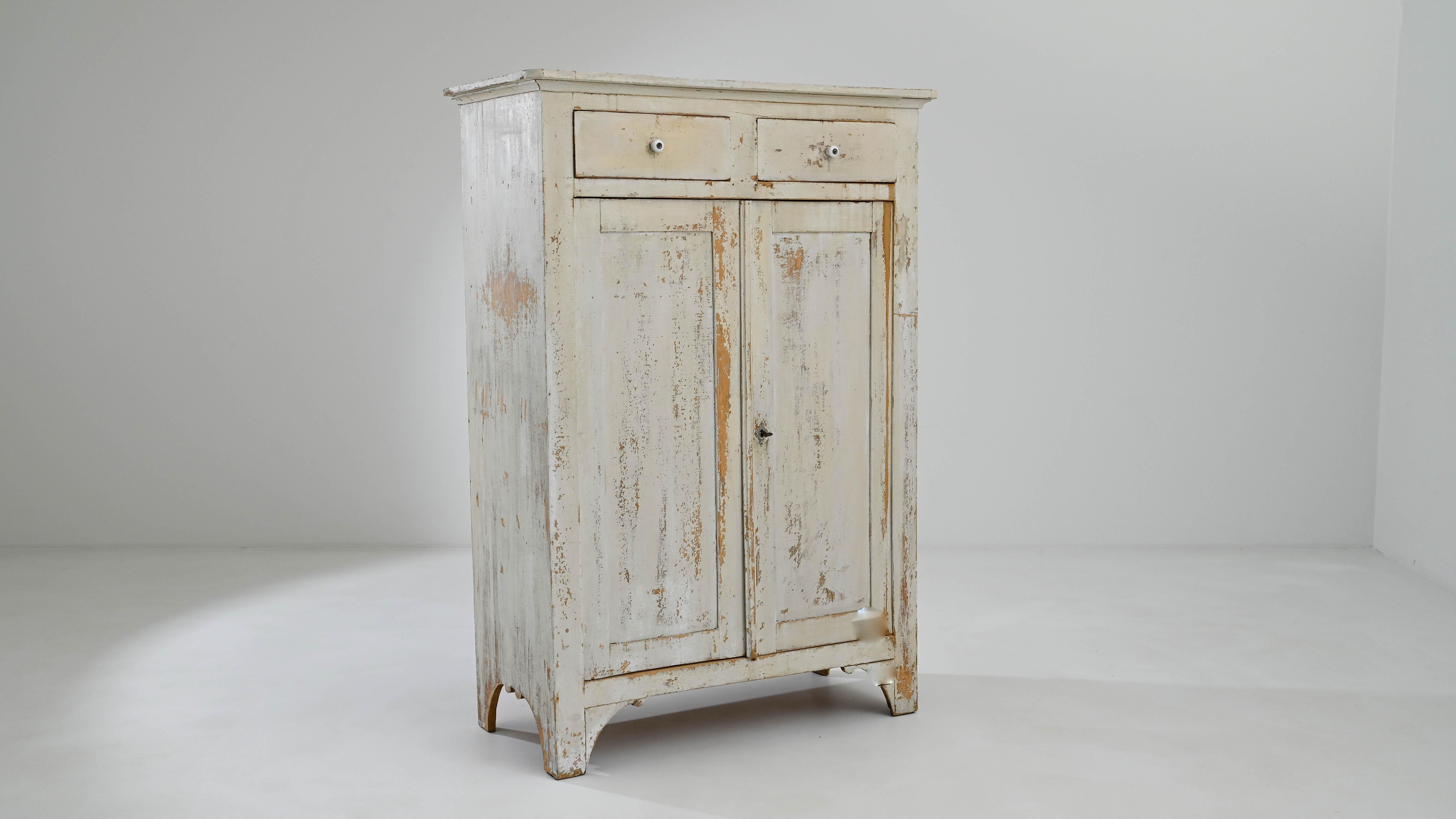 1900s French Patinated Buffet In Good Condition For Sale In High Point, NC