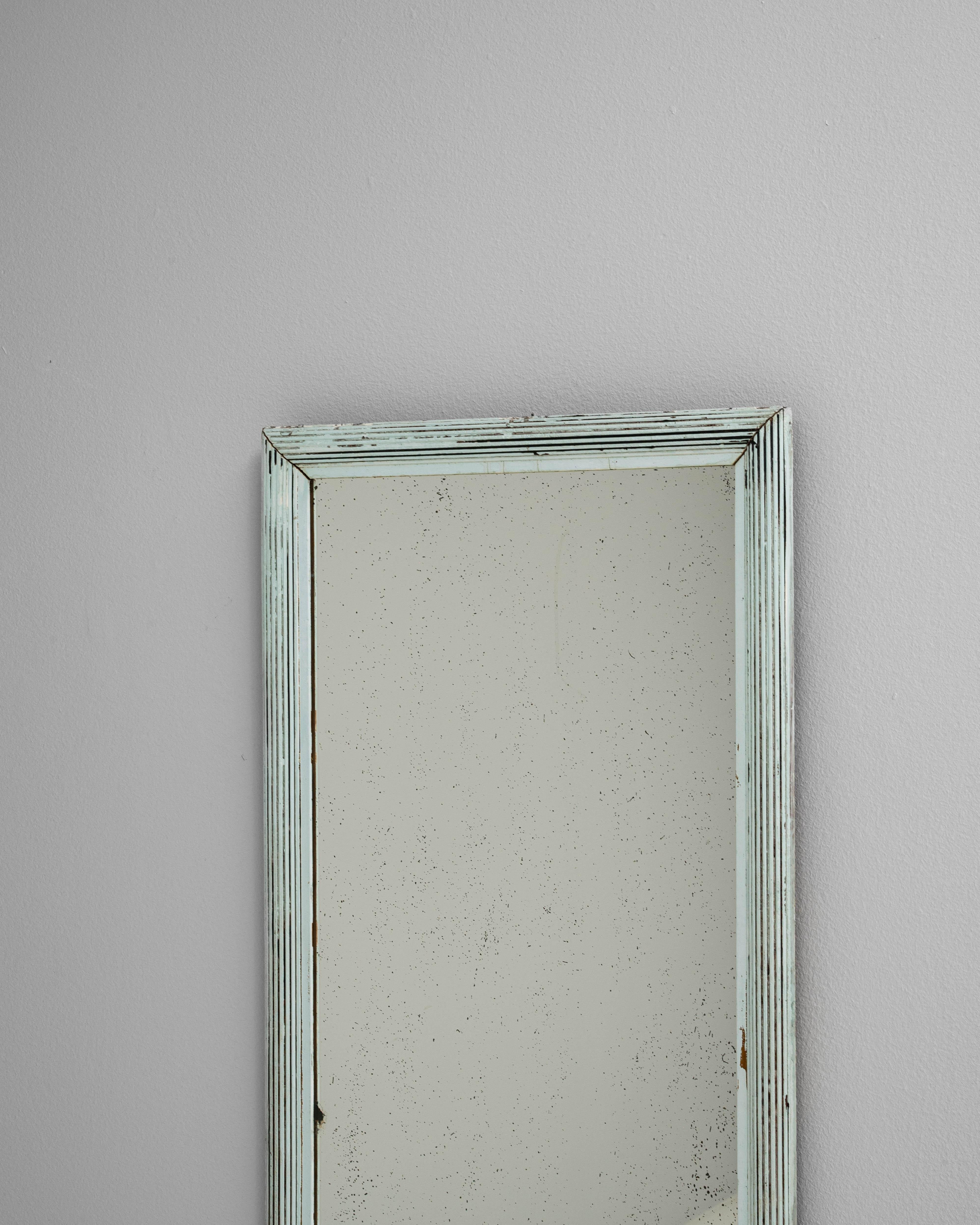 1900s French Patinated Wooden Floor Mirror For Sale 2