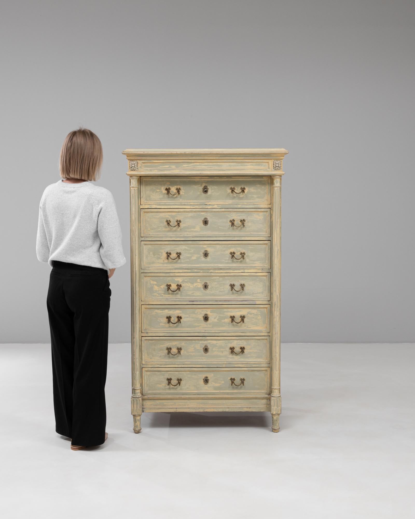 1900s French Provincial 7-Drawer Semainier Chest In Good Condition For Sale In High Point, NC