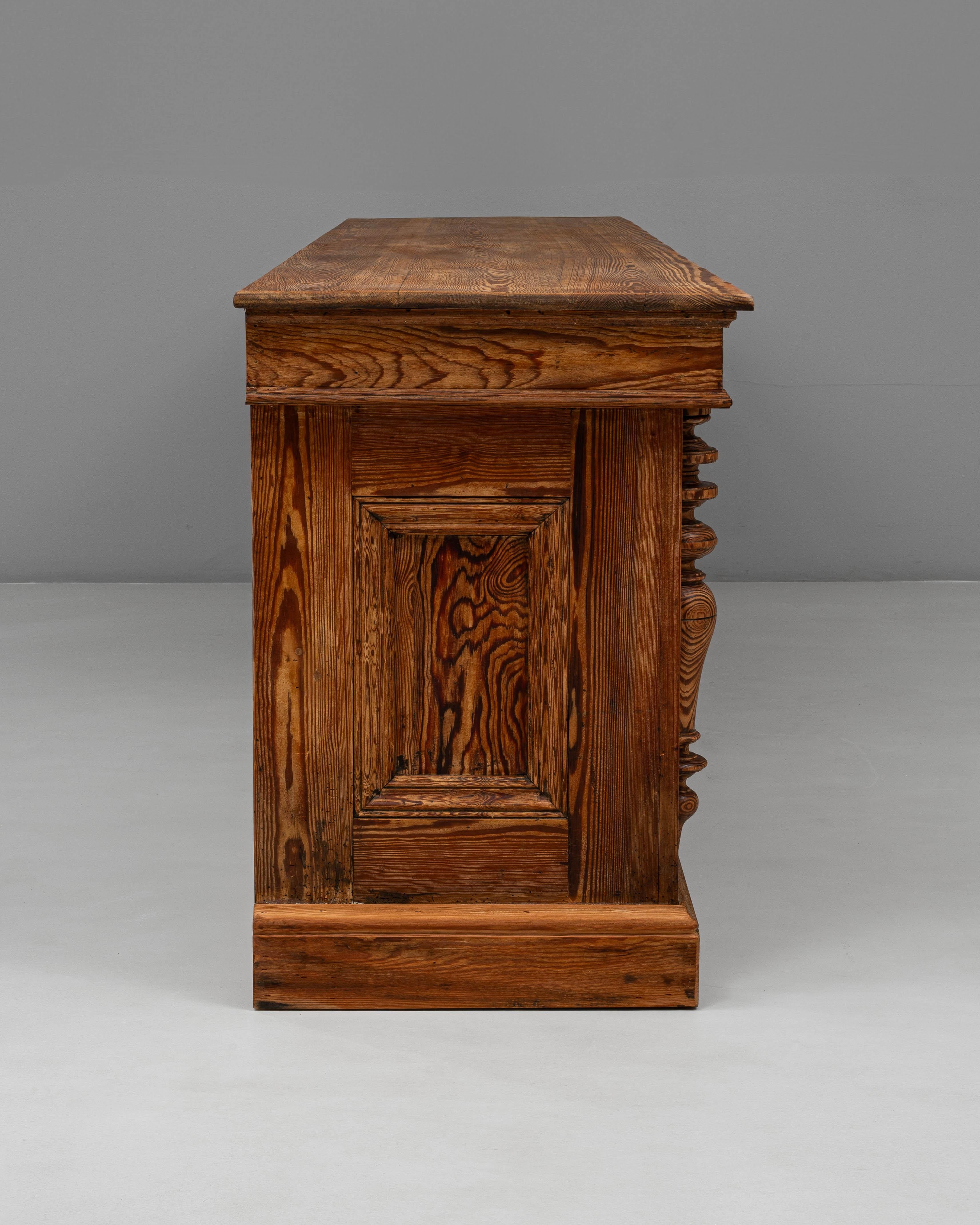 1900s Französisch Provincial geschnitzt hölzerne Ladentheke im Angebot 4