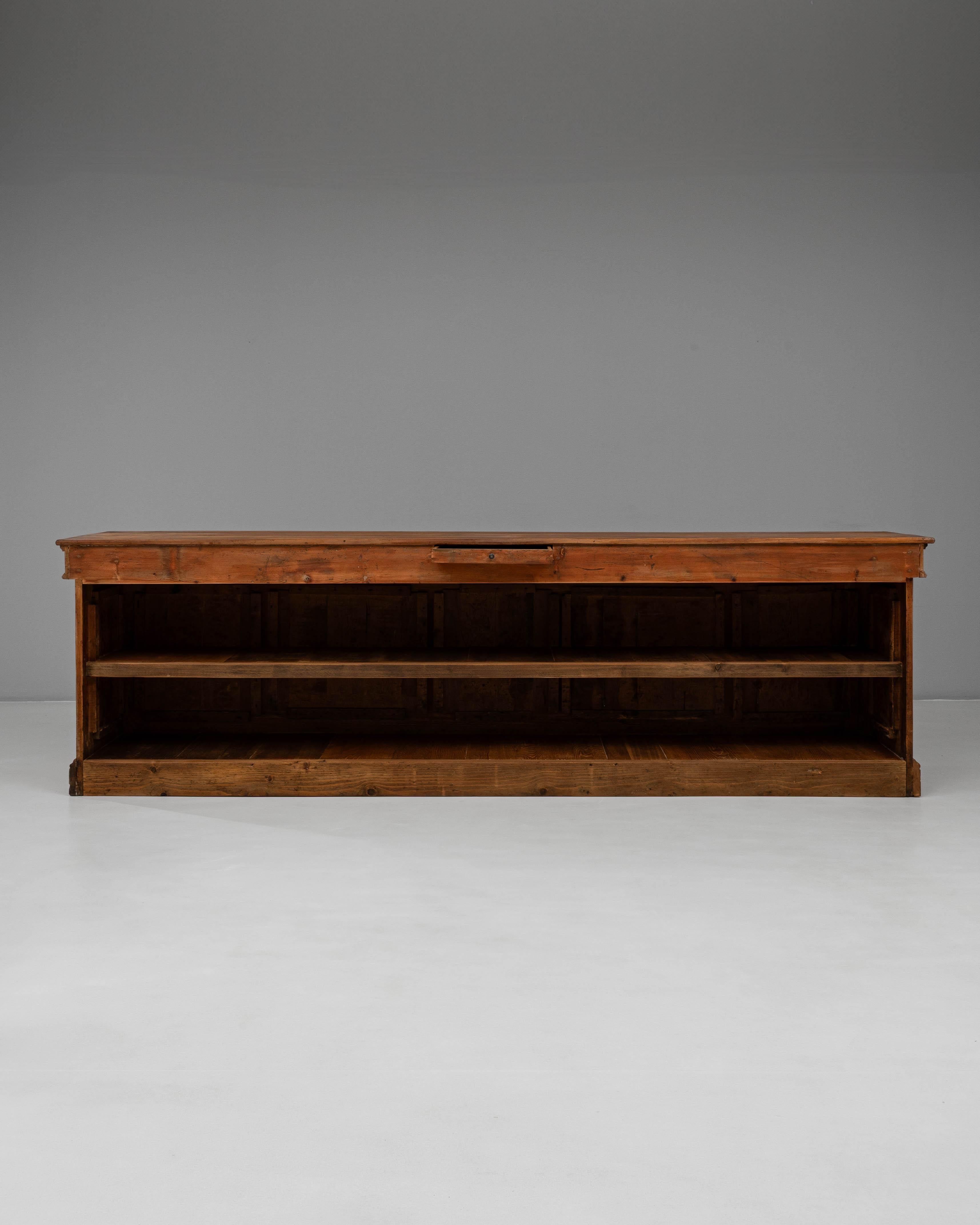 1900s Französisch Provincial geschnitzt hölzerne Ladentheke im Angebot 6