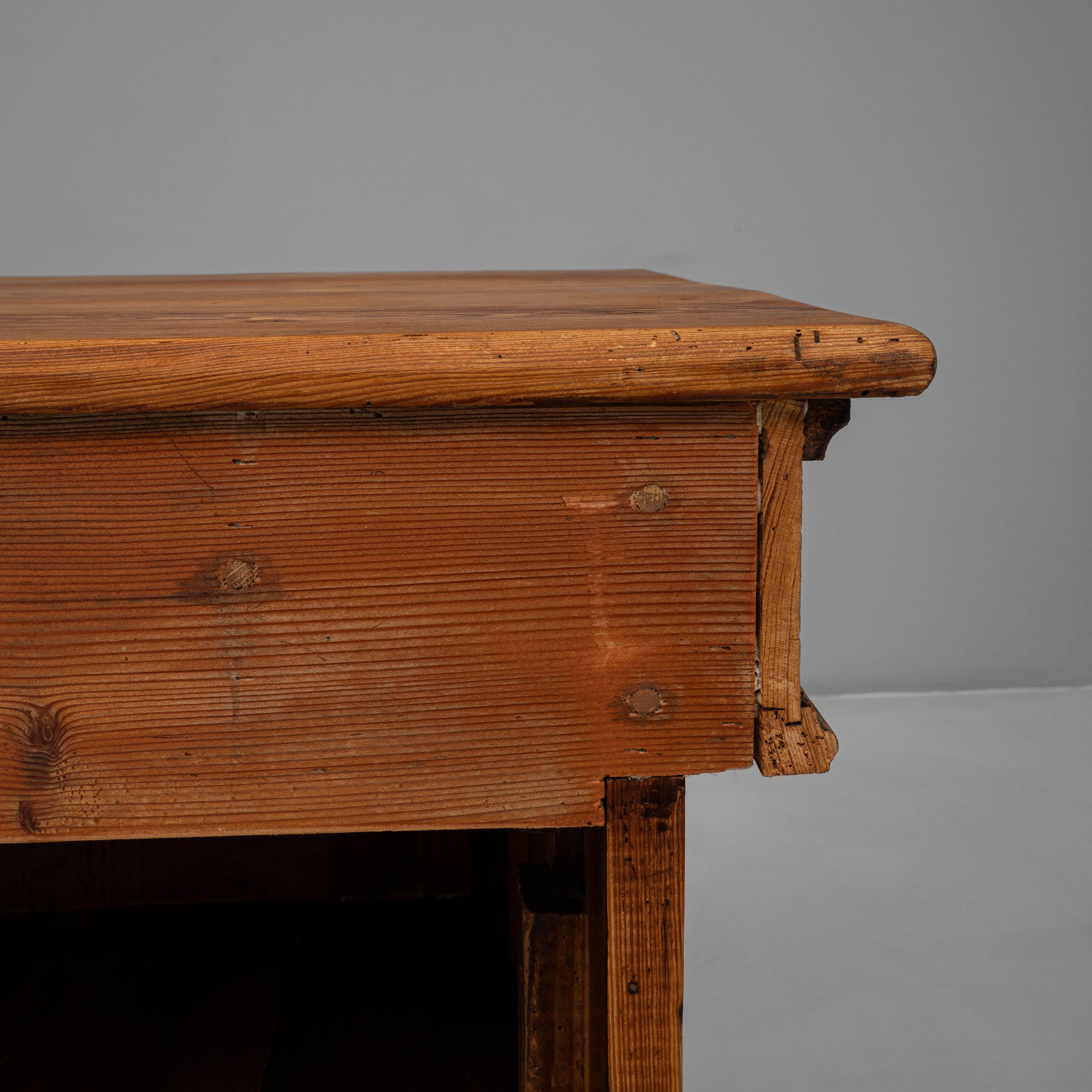 1900s Französisch Provincial geschnitzt hölzerne Ladentheke im Angebot 7