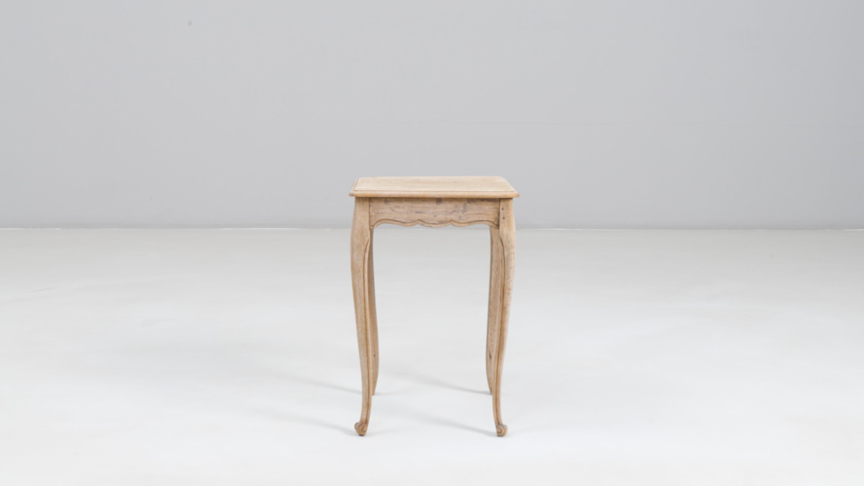 20ième siècle Table d'appoint en chêne de style provincial français des années 1900 en vente