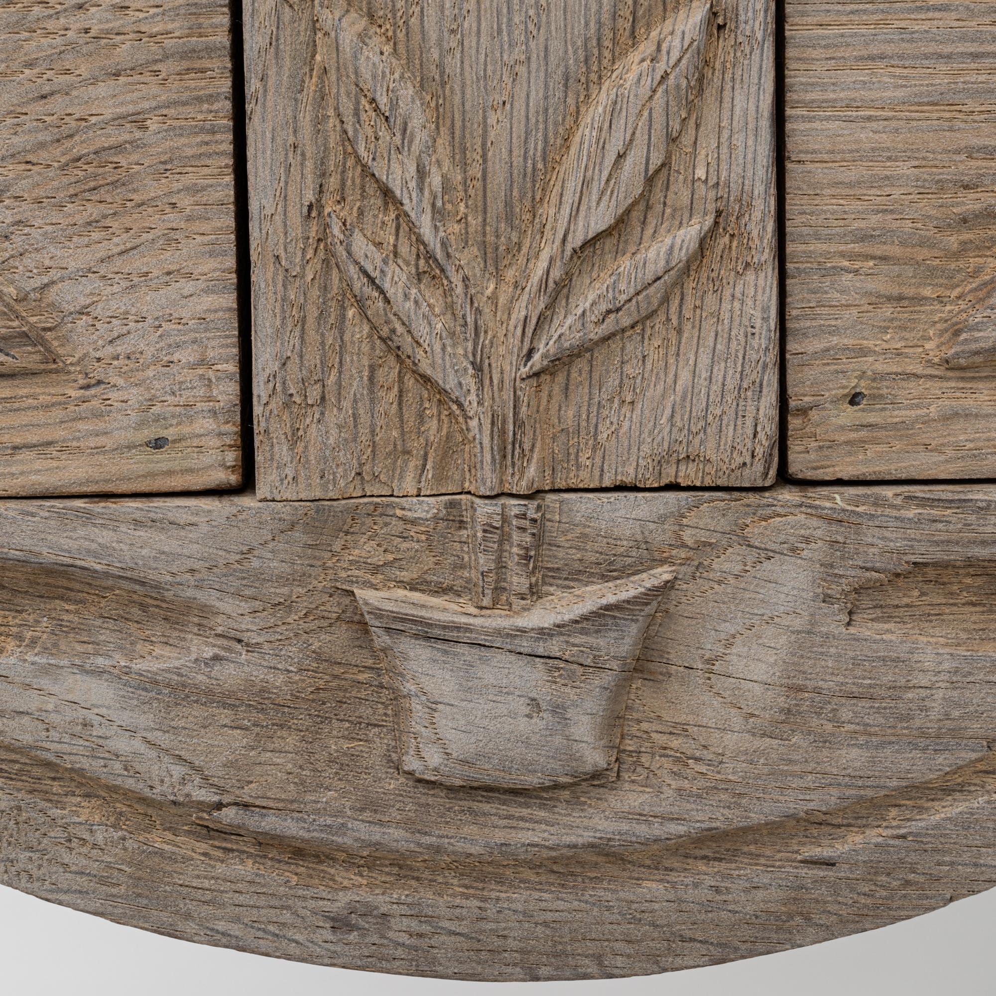 Table d'appoint en chêne à tiroirs de style provincial français des années 1900 2