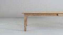 Tavolo provinciale francese del 1900 in Oak con cassetto