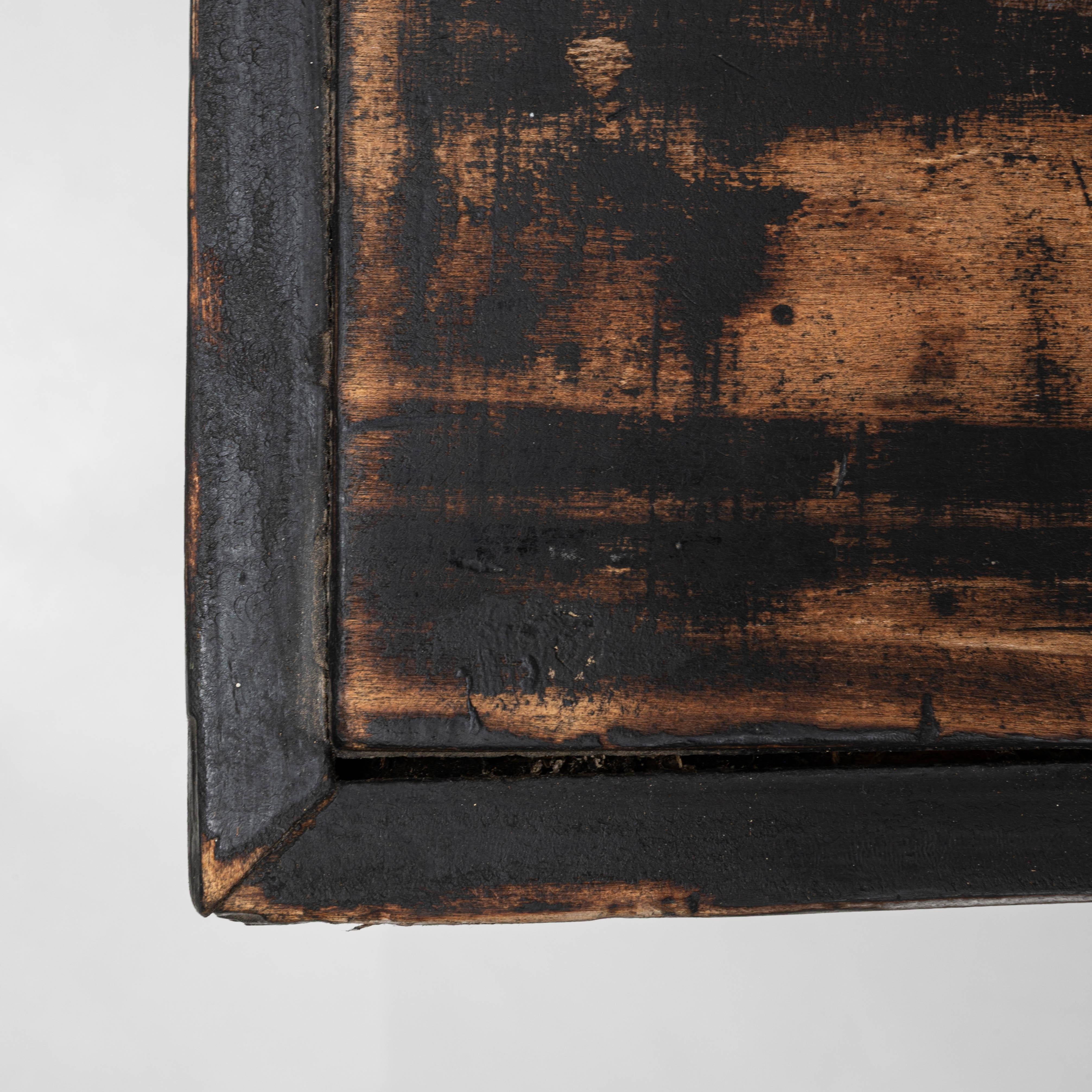 Buffet en bois de style provincial français des années 1900 avec tiroirs et armoires de rangement en vente 6