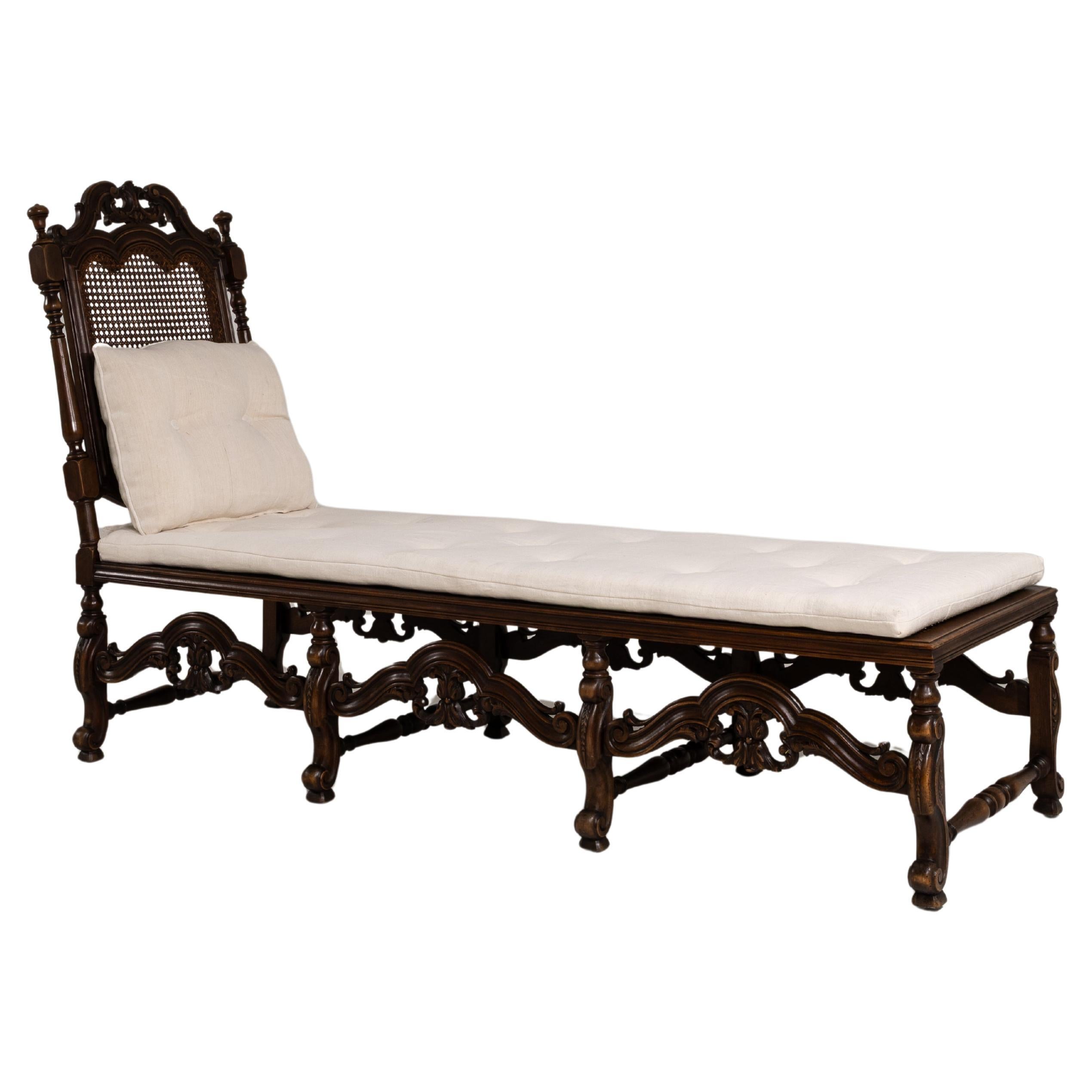 1900s French Rococo Revival Carved Chaise Longue