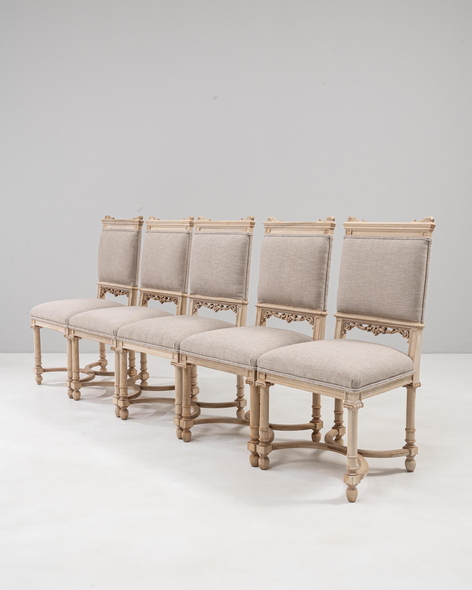 Set di cinque sedie da pranzo imbottite Luigi XVI del 1900 in Francia in vendita 6