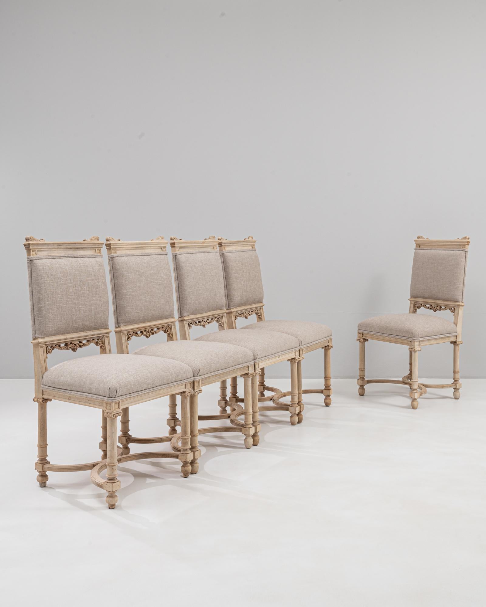 Set di cinque sedie da pranzo imbottite Luigi XVI del 1900 in Francia In condizioni buone in vendita a High Point, NC