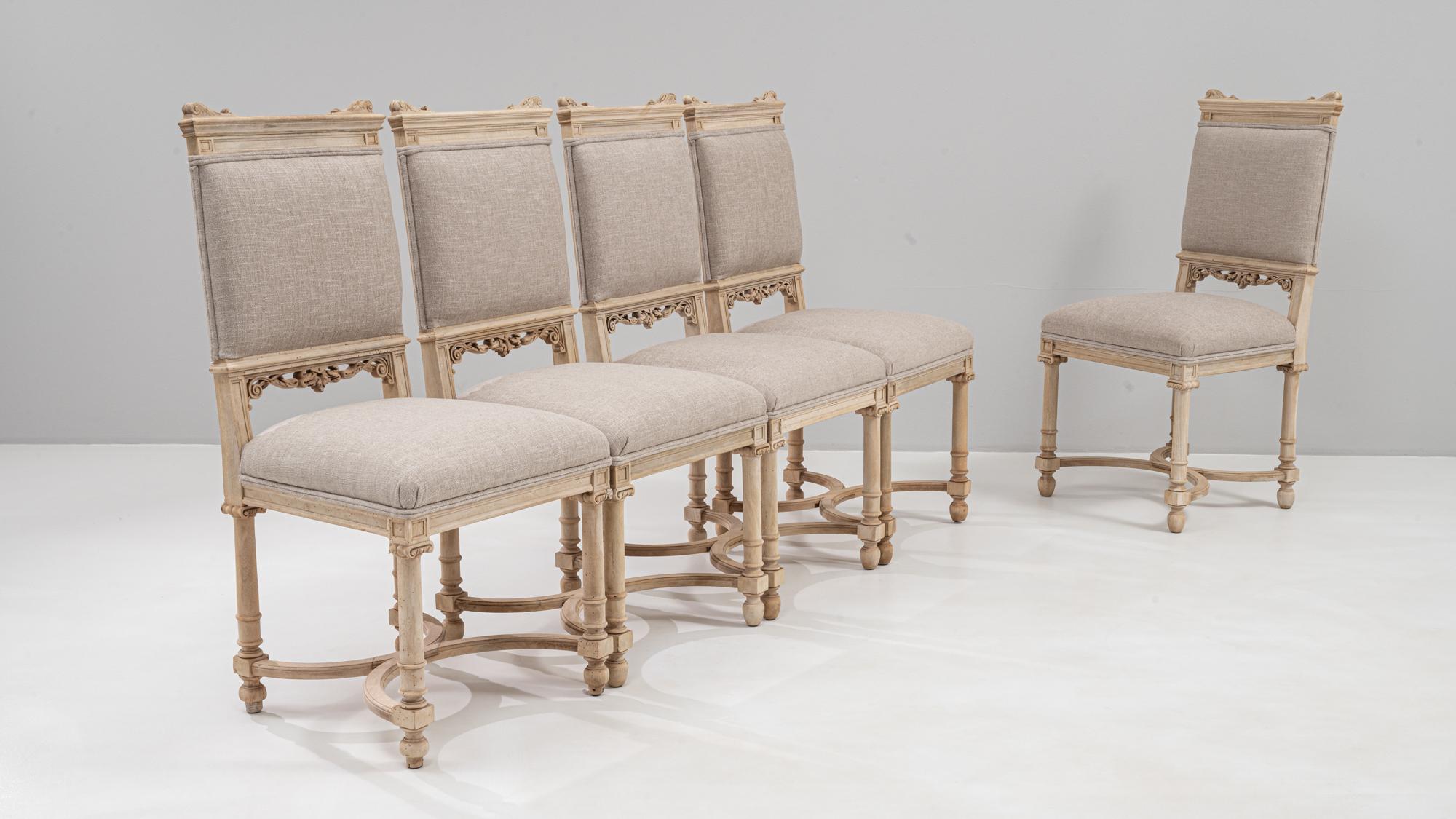 XX secolo Set di cinque sedie da pranzo imbottite Luigi XVI del 1900 in Francia in vendita