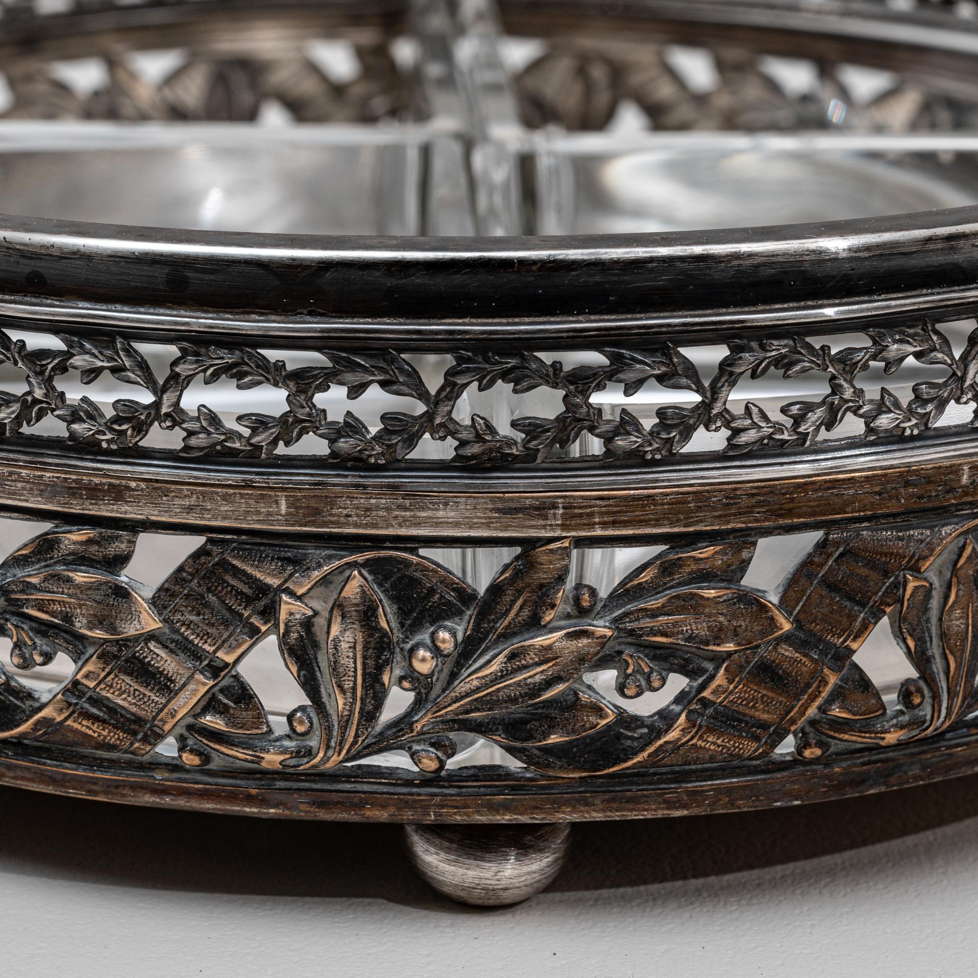 Plat de service en verre et en métal argenté français des années 1900 en vente 3