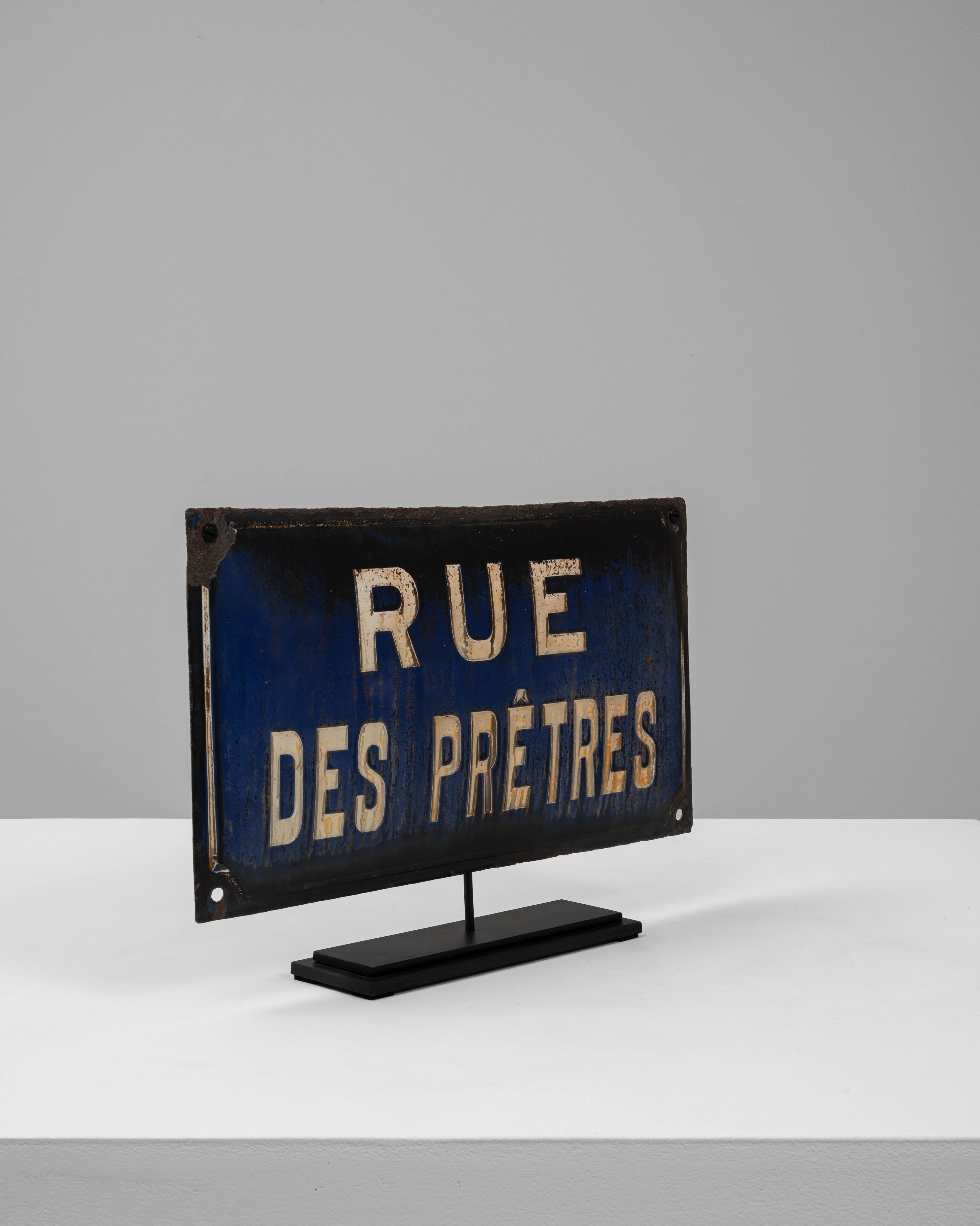 Métal Rue des Prêtres 1900, panneau en métal sur pied en vente