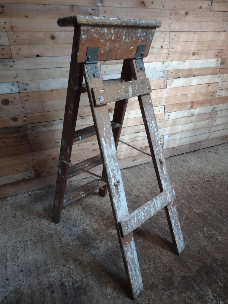 1900s French Vintage Artists Painting Ladder / Library Steps / Shop Display In Good Condition For Sale In Cowthorpe, North Yorkshire