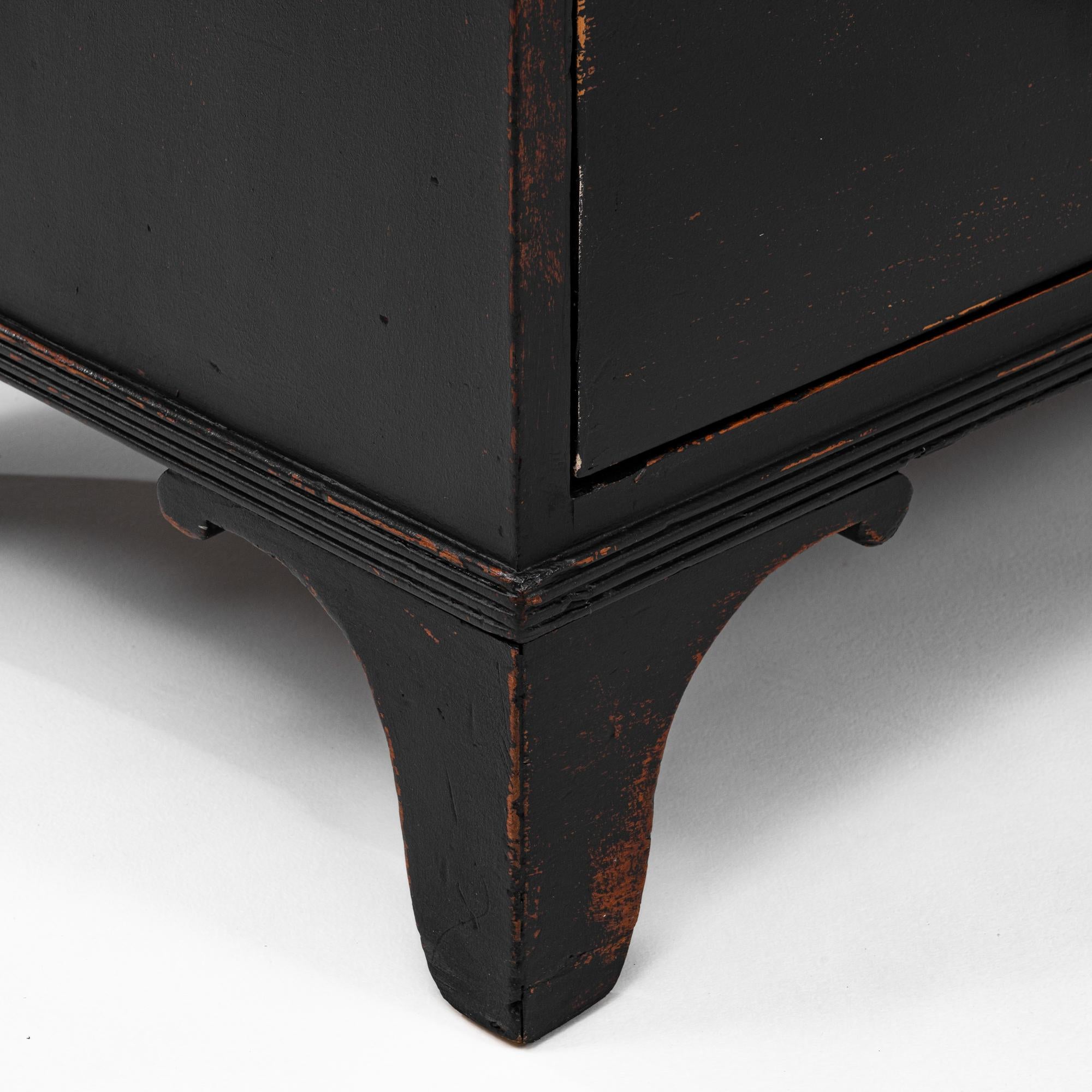 Cassettiera francese del 1900 in Wood Patinato Nero in vendita 6