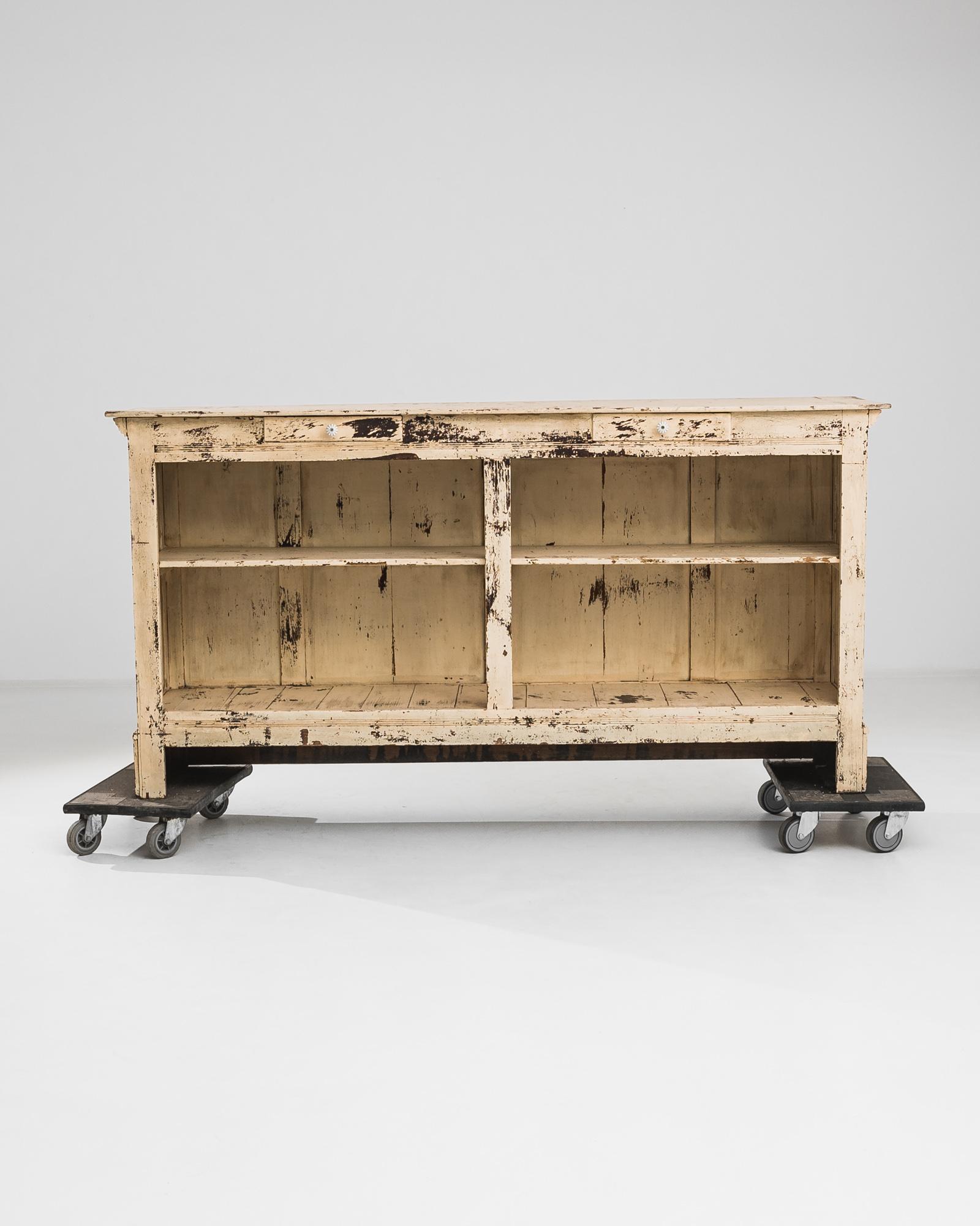 Patinato 1900s French Wood Patinated Bar in vendita