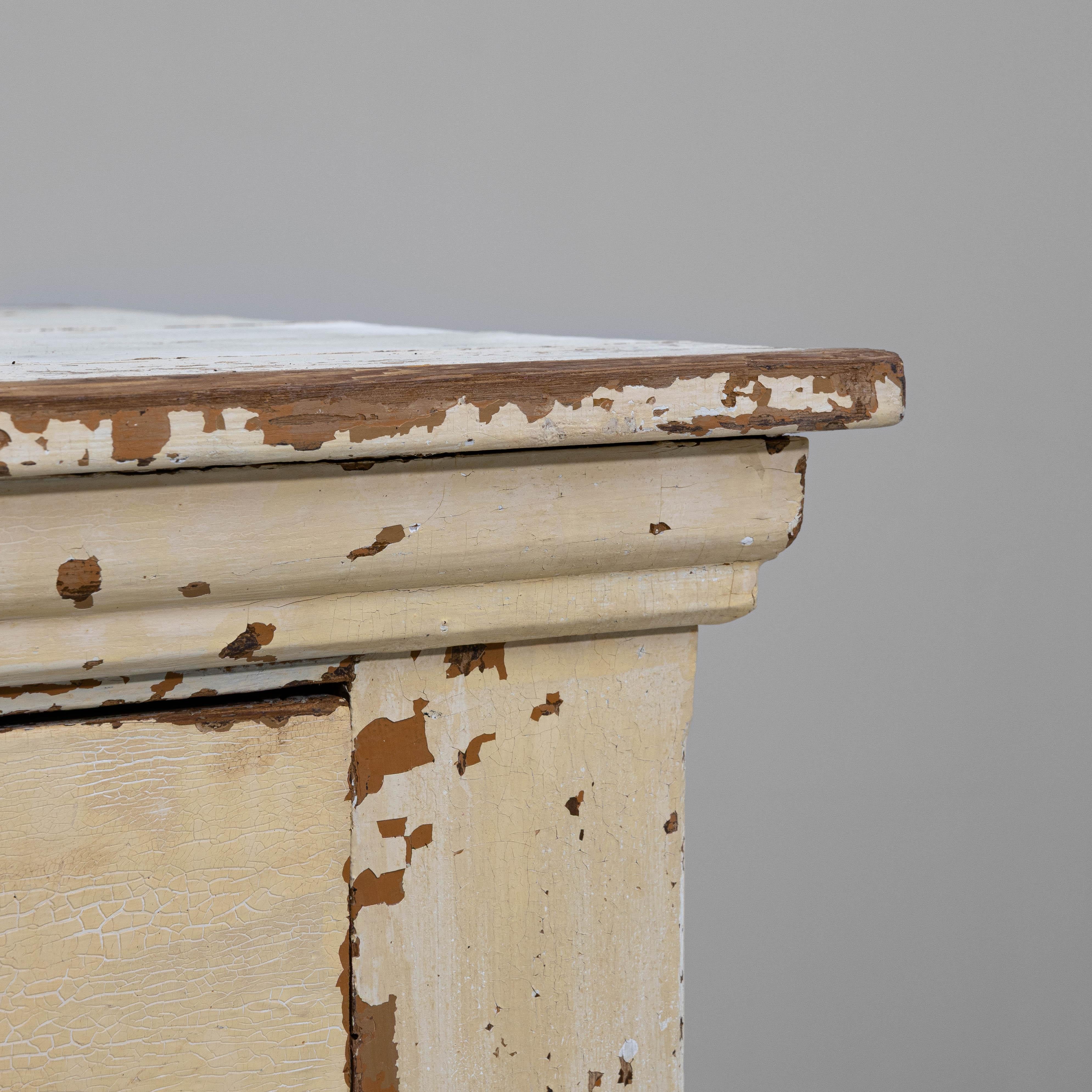 1900s French Wood Patinated Buffet en vente 3