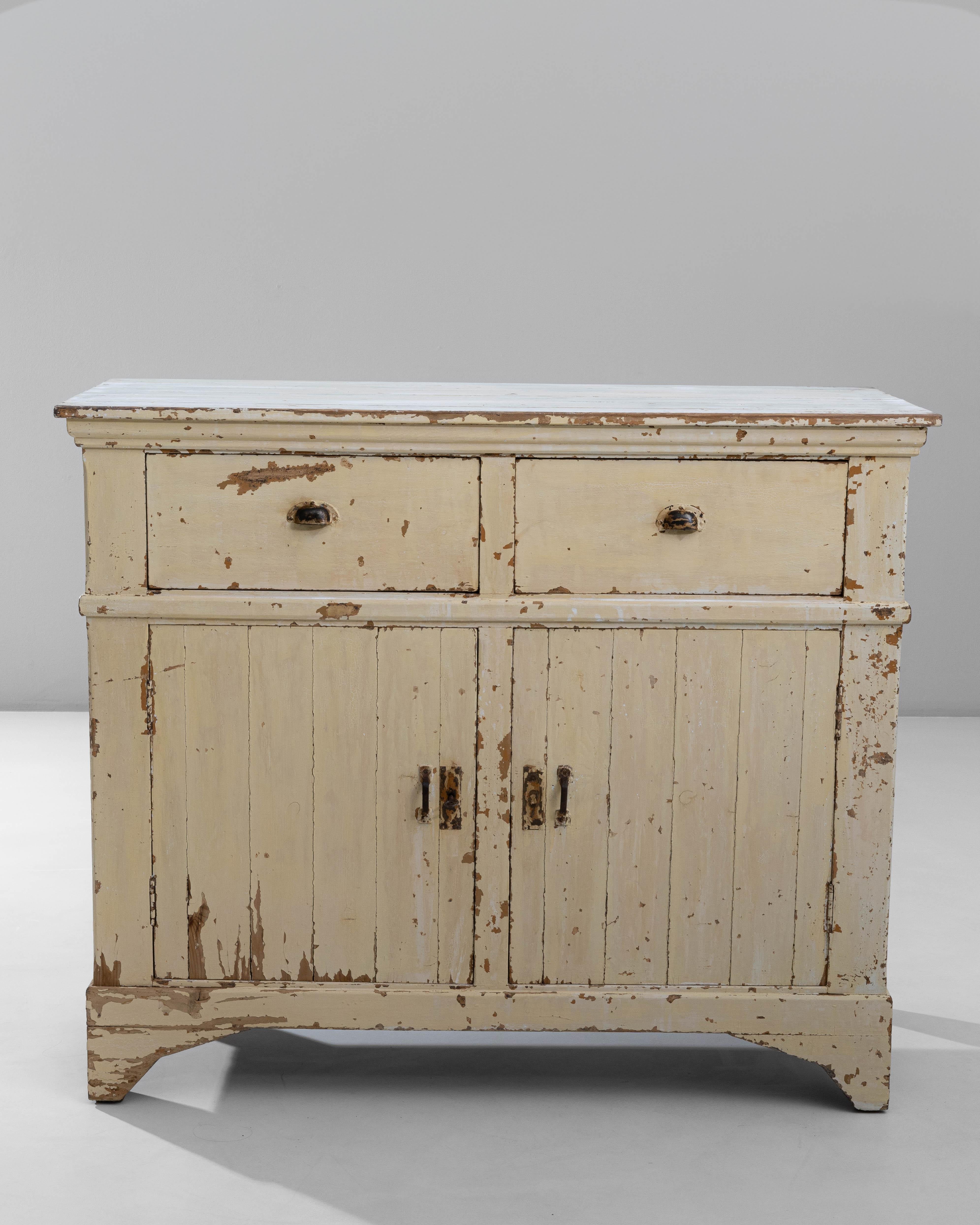 Patiné 1900s French Wood Patinated Buffet en vente