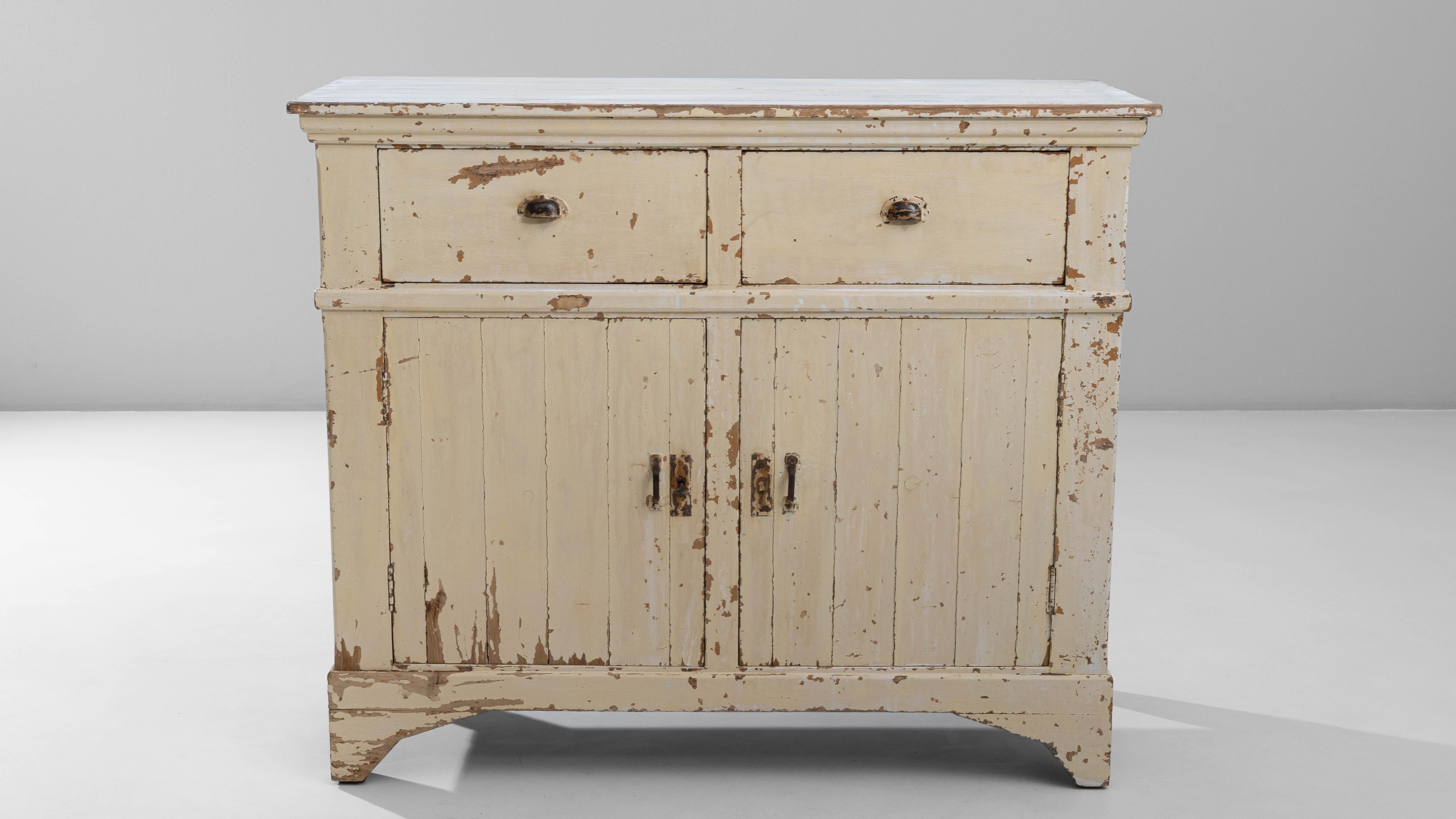 1900s French Wood Patinated Buffet Bon état - En vente à High Point, NC