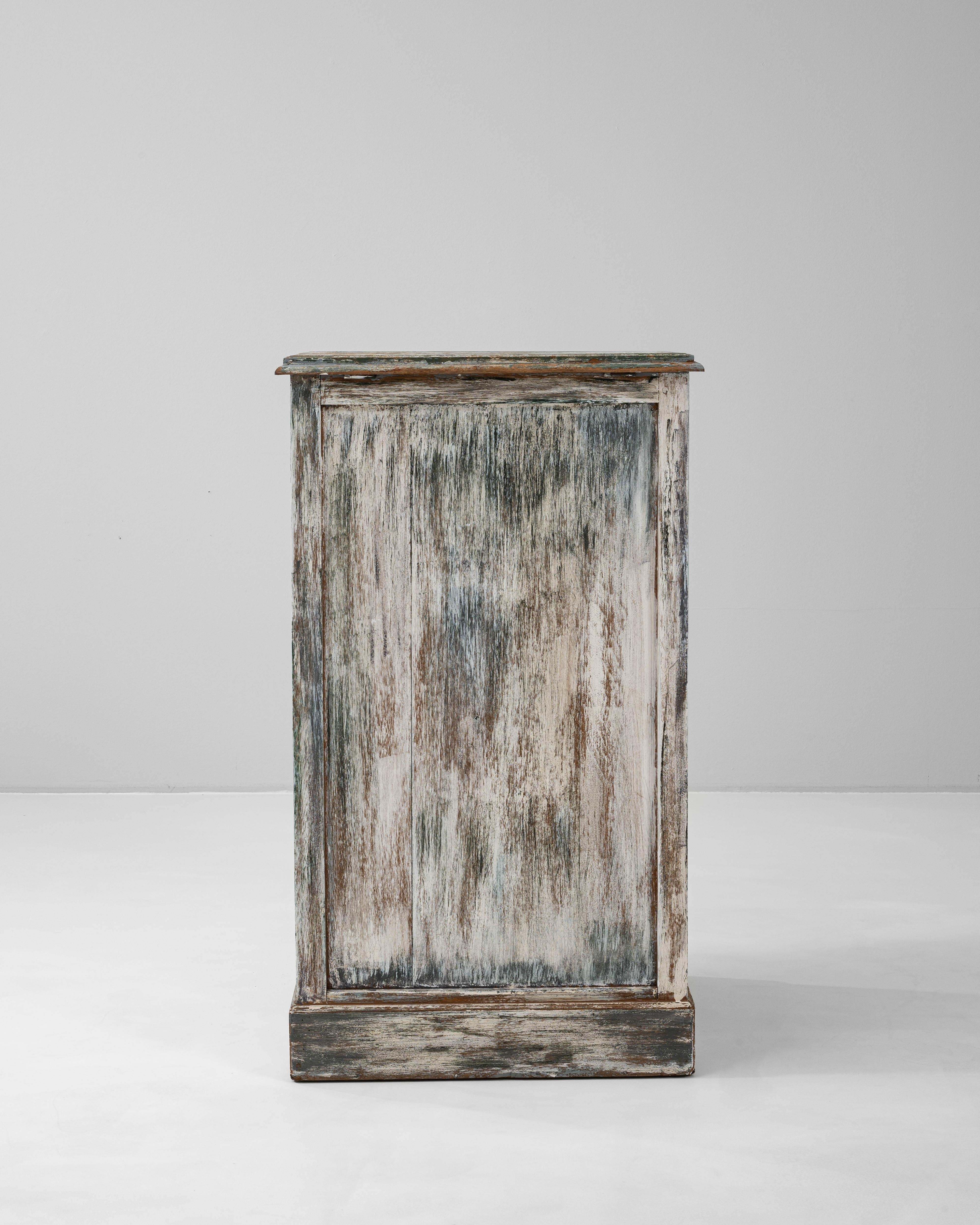 1900s French Wood Patinated Chest For Sale 8