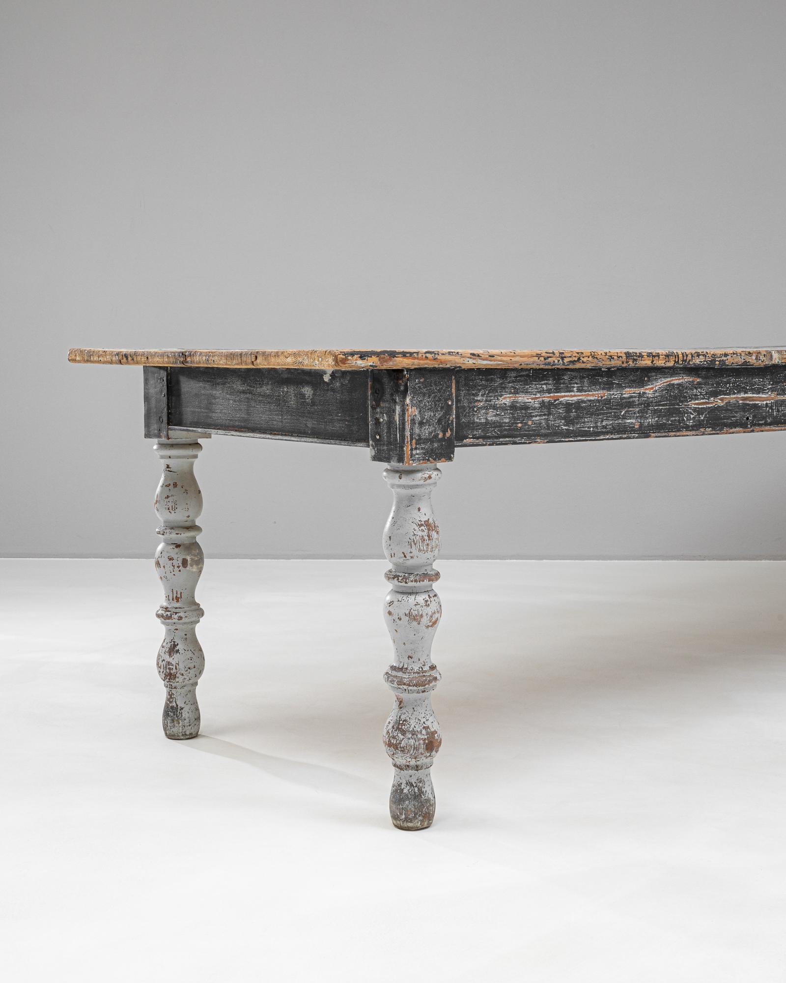 20ième siècle Table de salle à manger en bois patiné français des années 1900 en vente