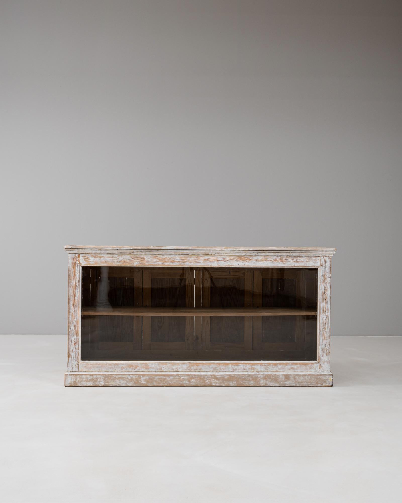1900s French Wood Patinated Display Counter Shop In Good Condition For Sale In High Point, NC