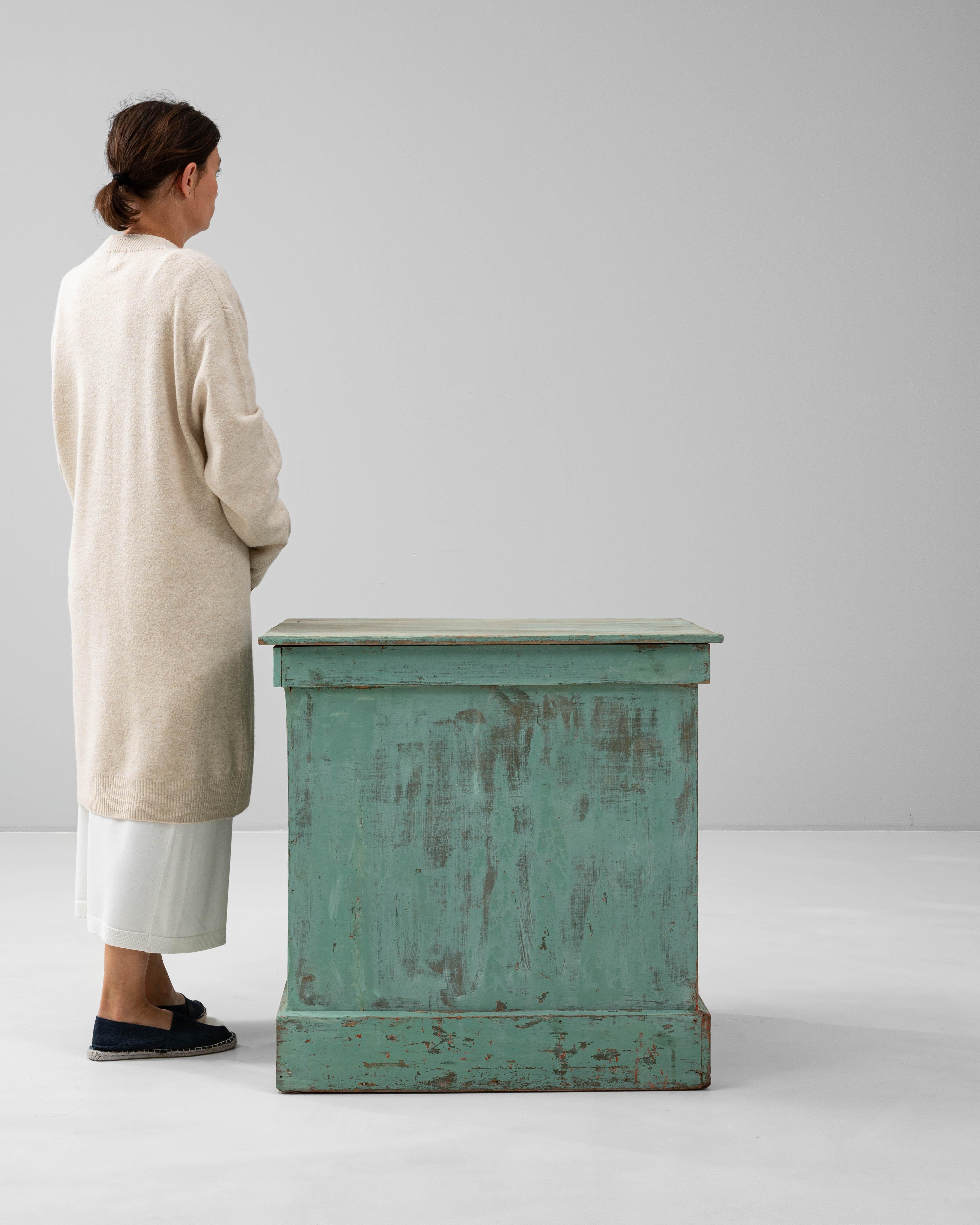 1900s French Wood Patinated Pedestal Francés en venta