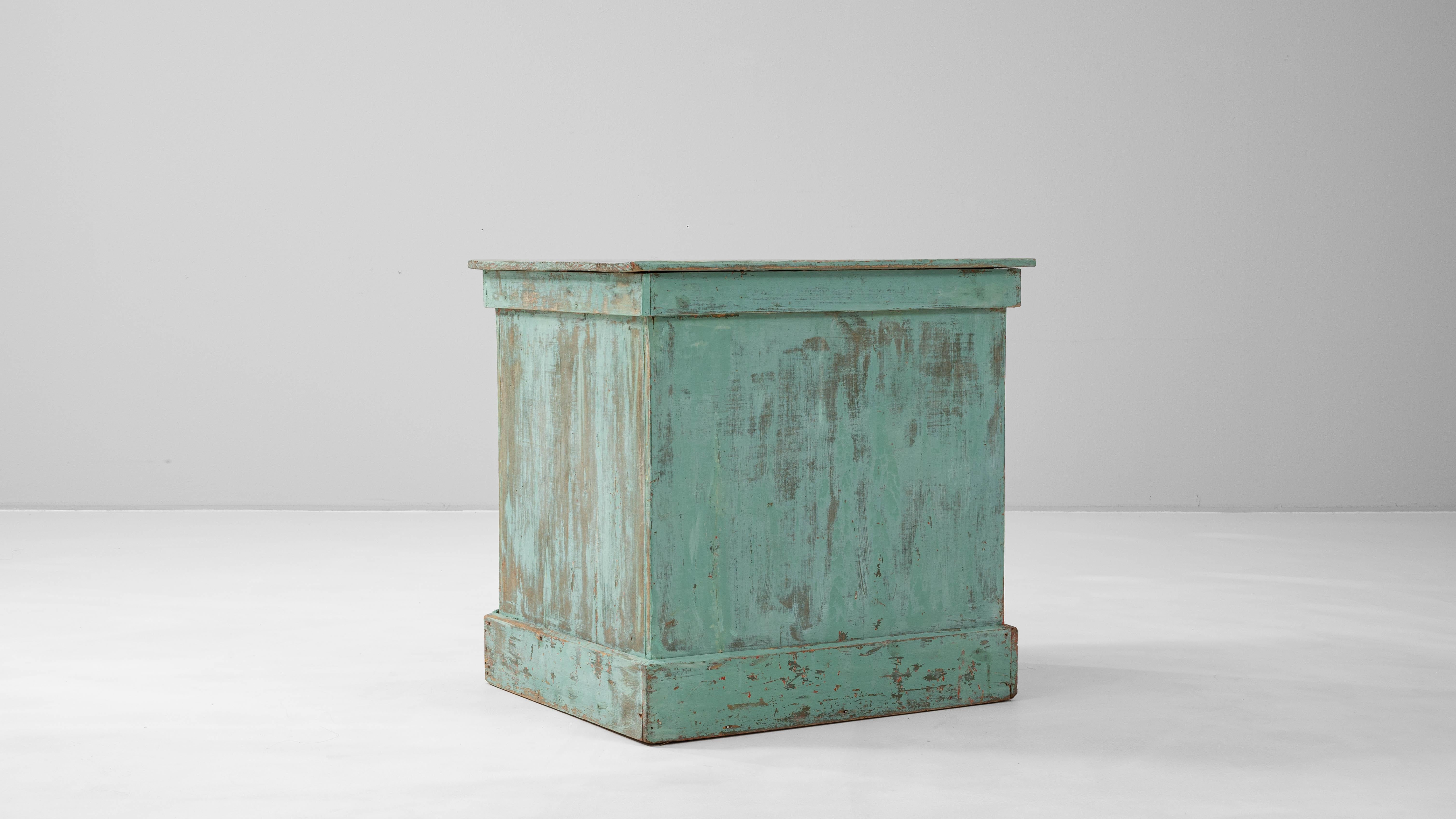 1900s French Wood Patinated Pedestal Madera en venta