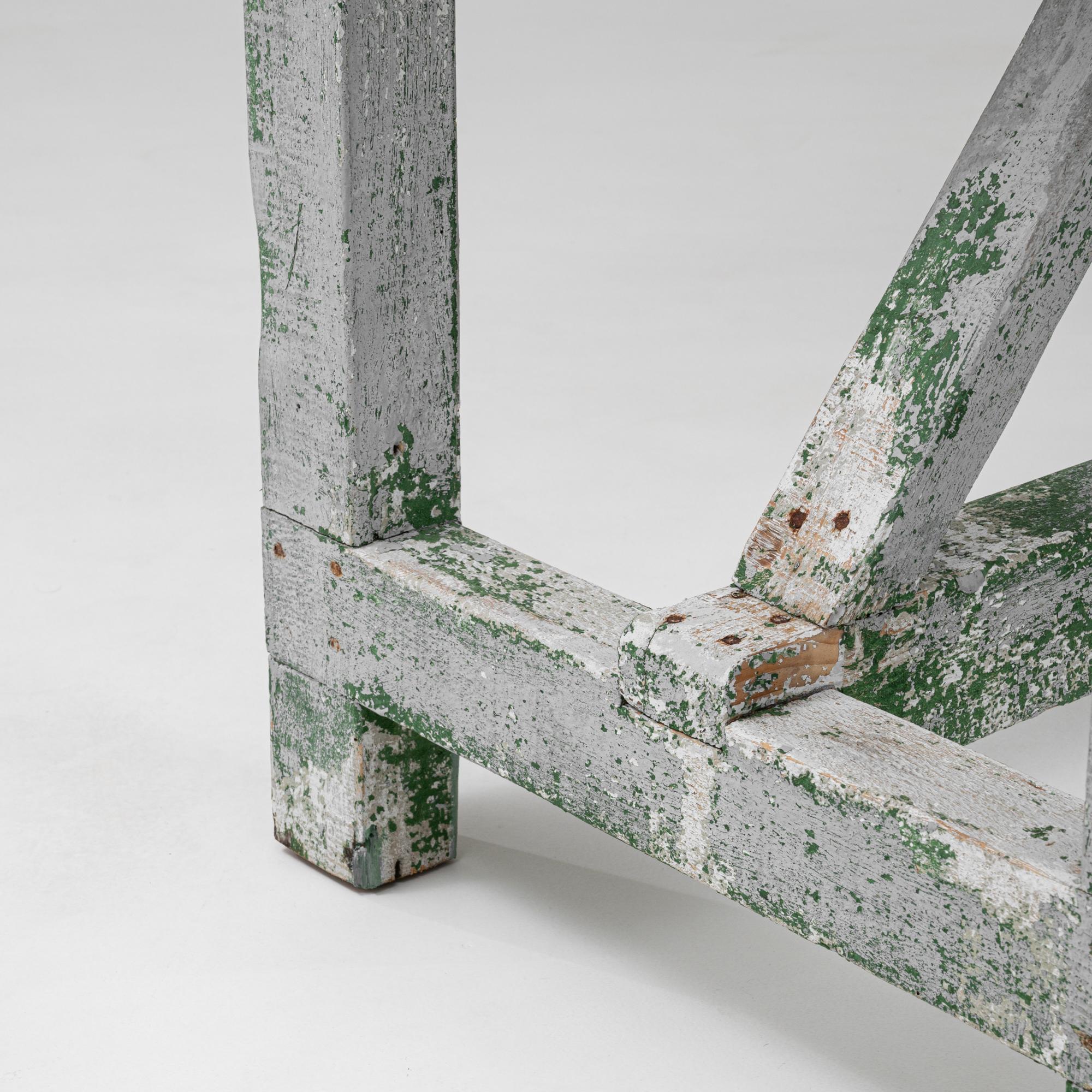 Mesa francesa de madera patinada de 1900 en venta 4