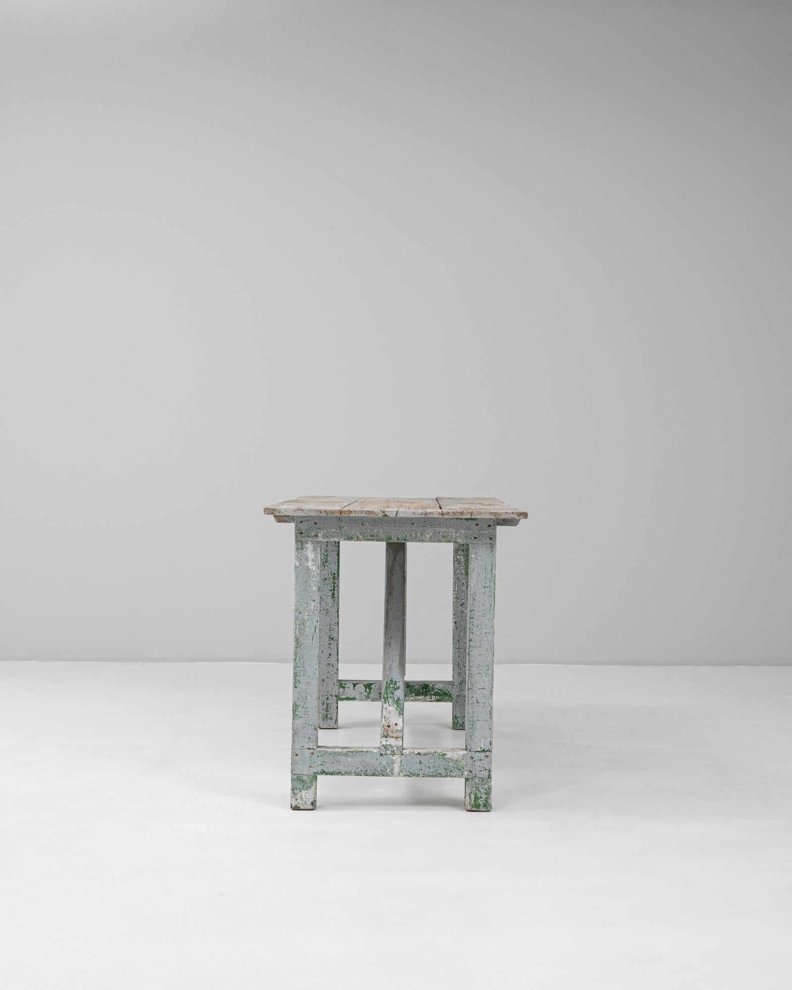 Mesa francesa de madera patinada de 1900 Patinado en venta