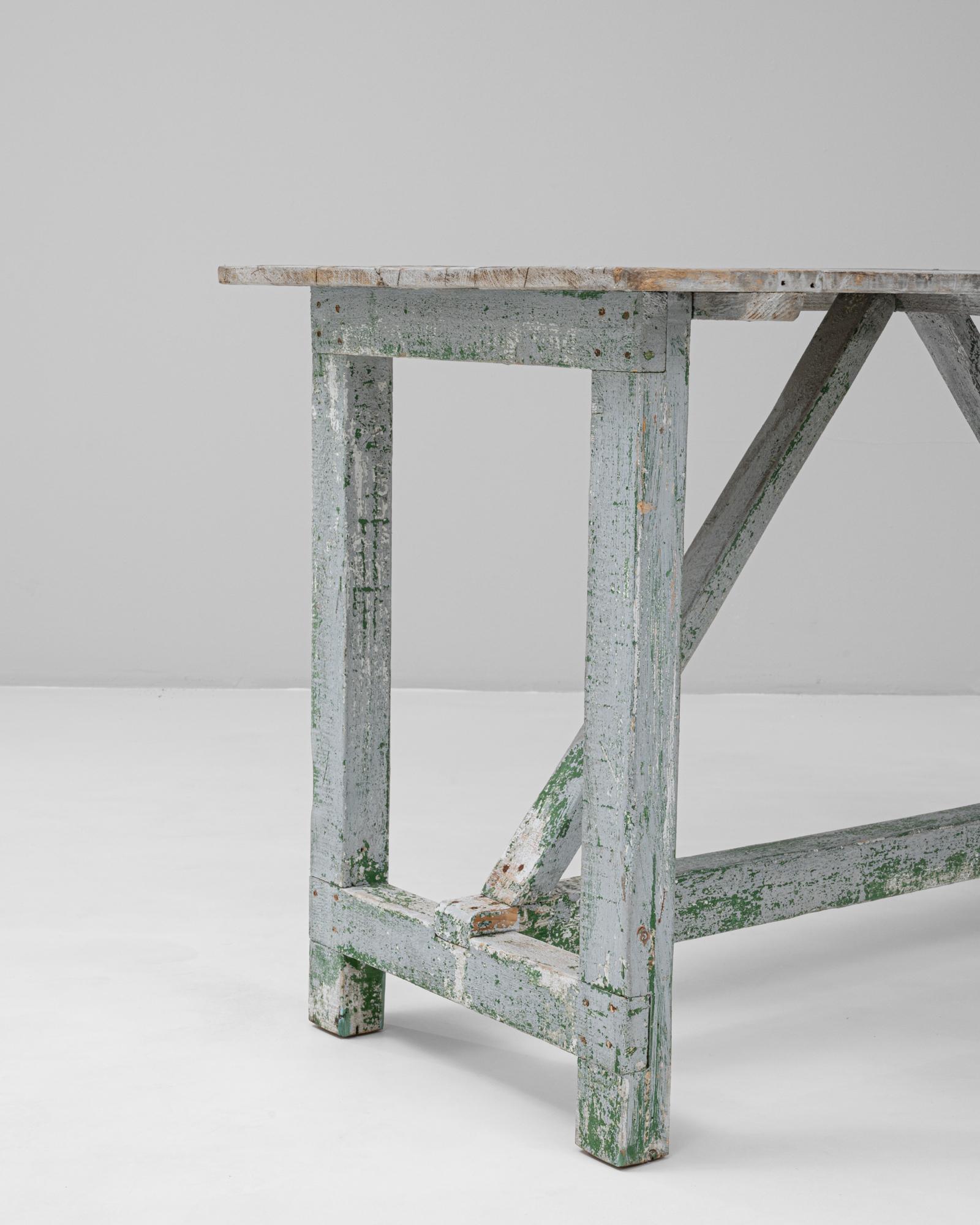 Mesa francesa de madera patinada de 1900 Madera en venta