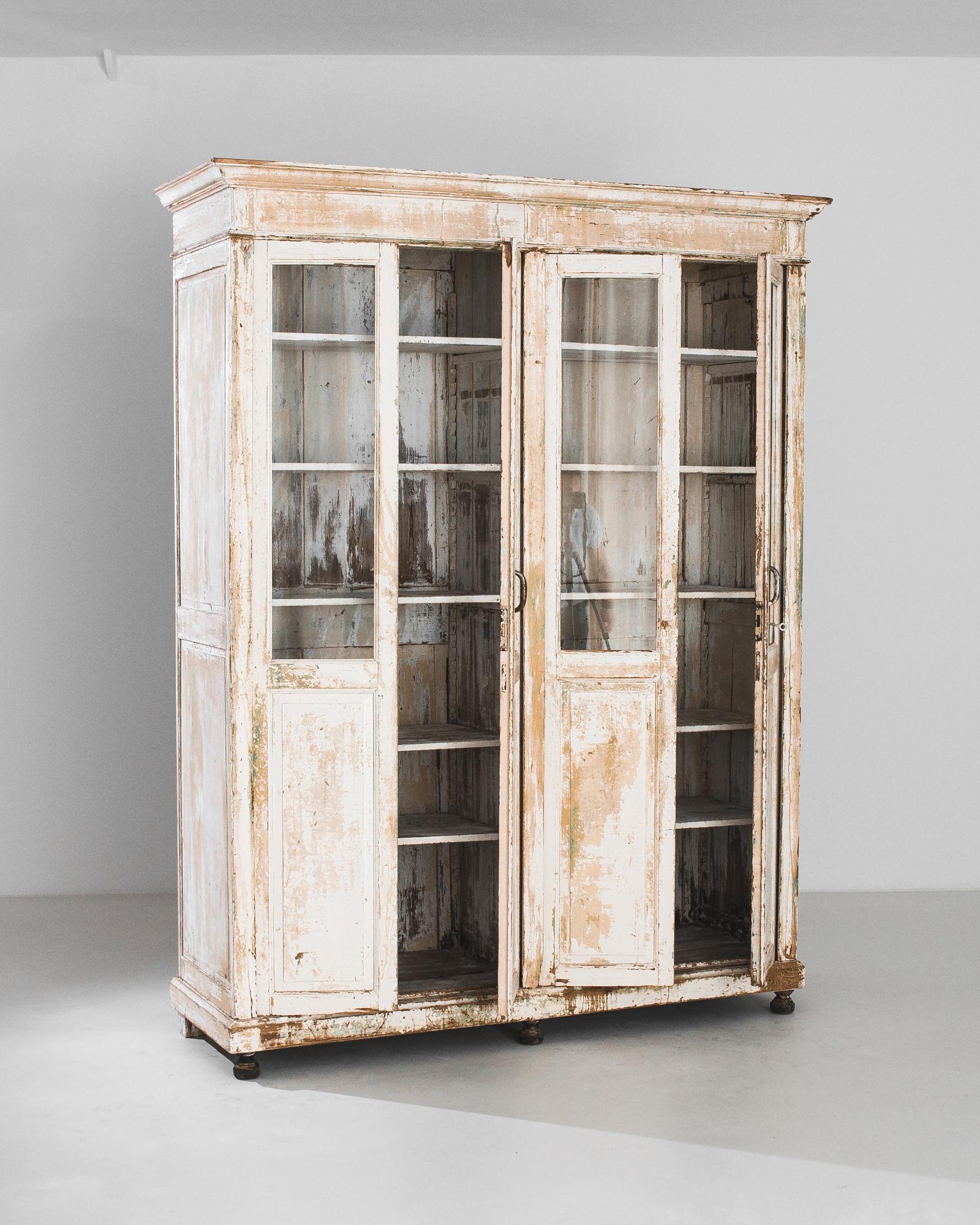 1900s French Wood Patinated Vitrine For Sale 1