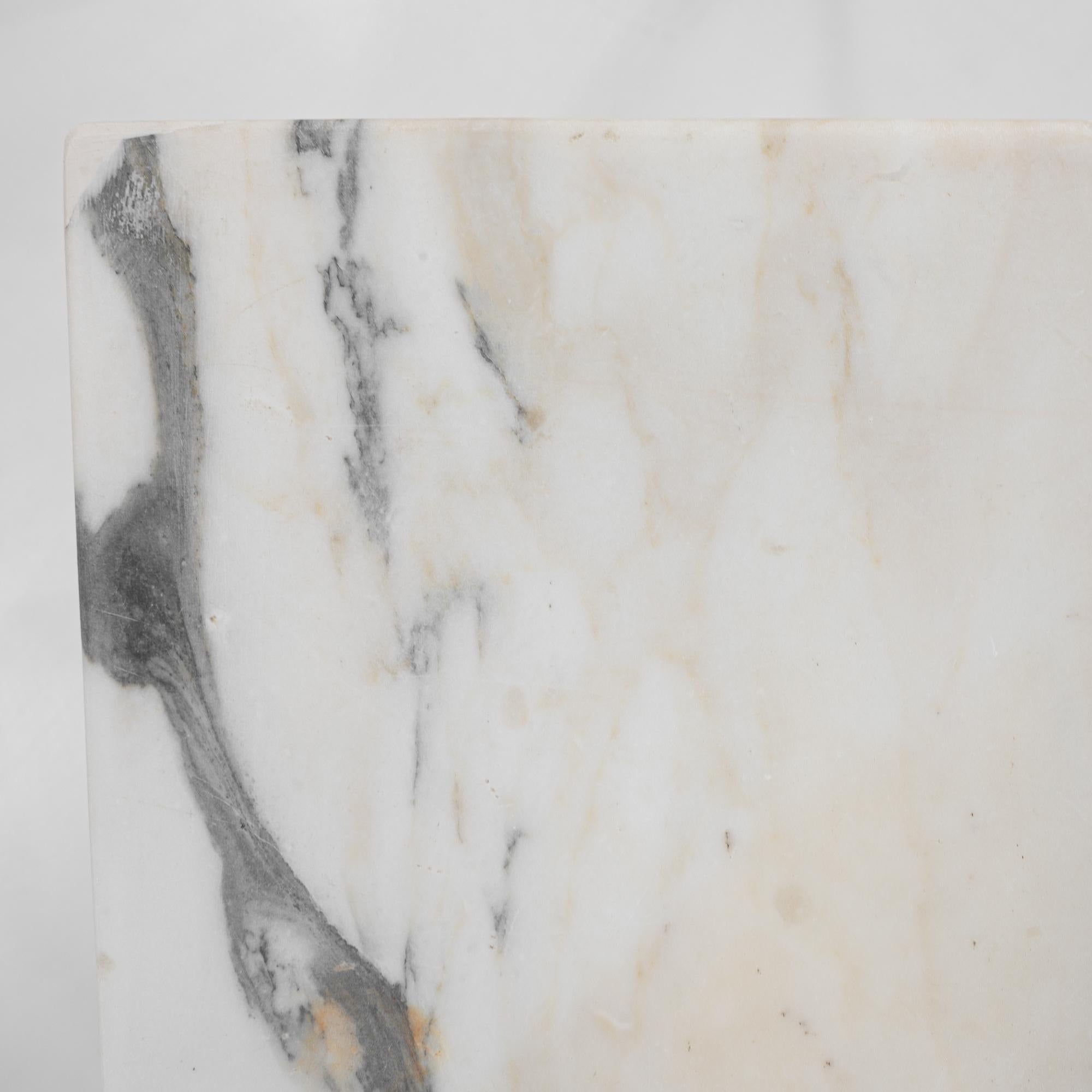 Bar francese del 1900 in legno bianco patinato con piano in marmo in vendita 3