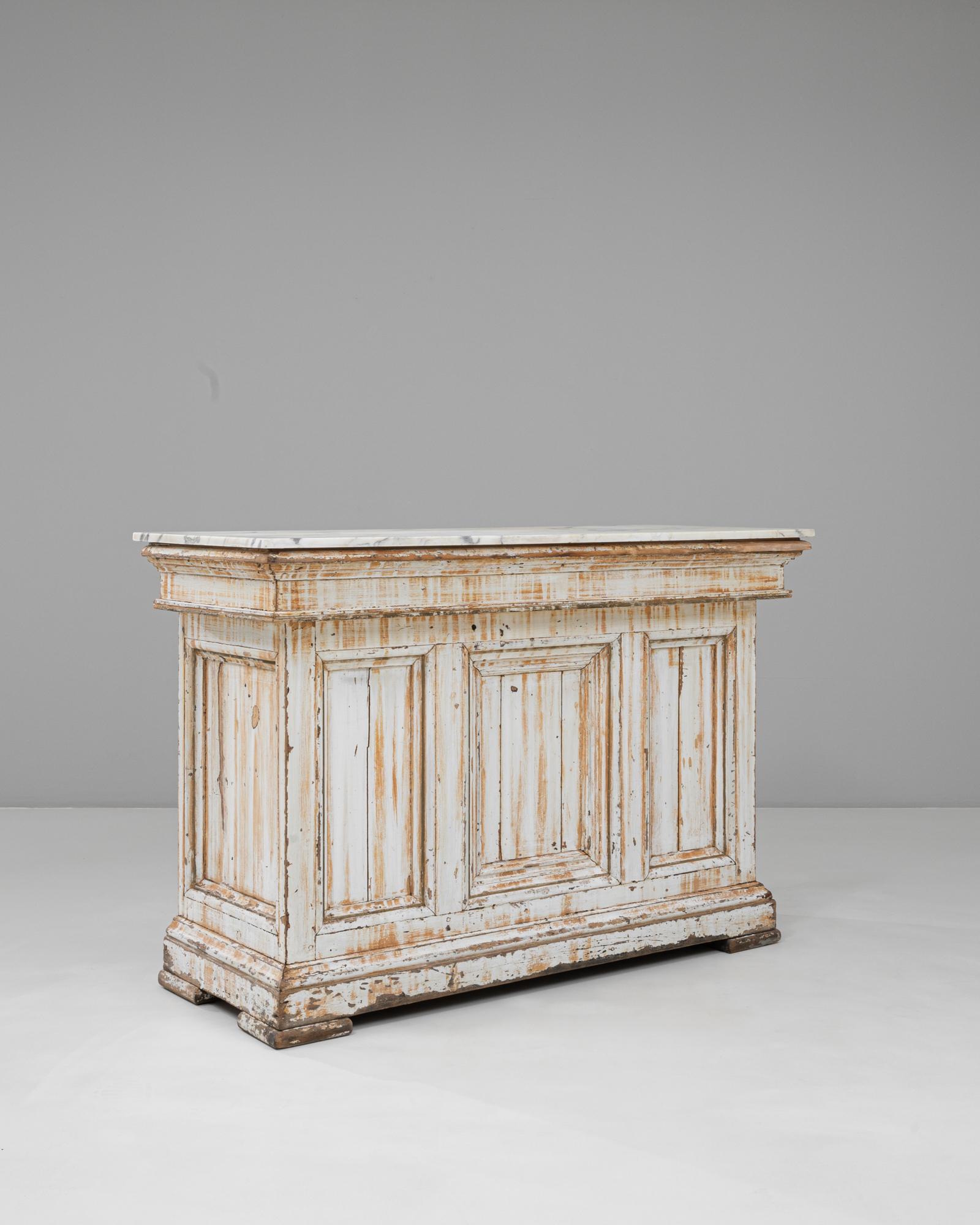 Patinato Bar francese del 1900 in legno bianco patinato con piano in marmo in vendita