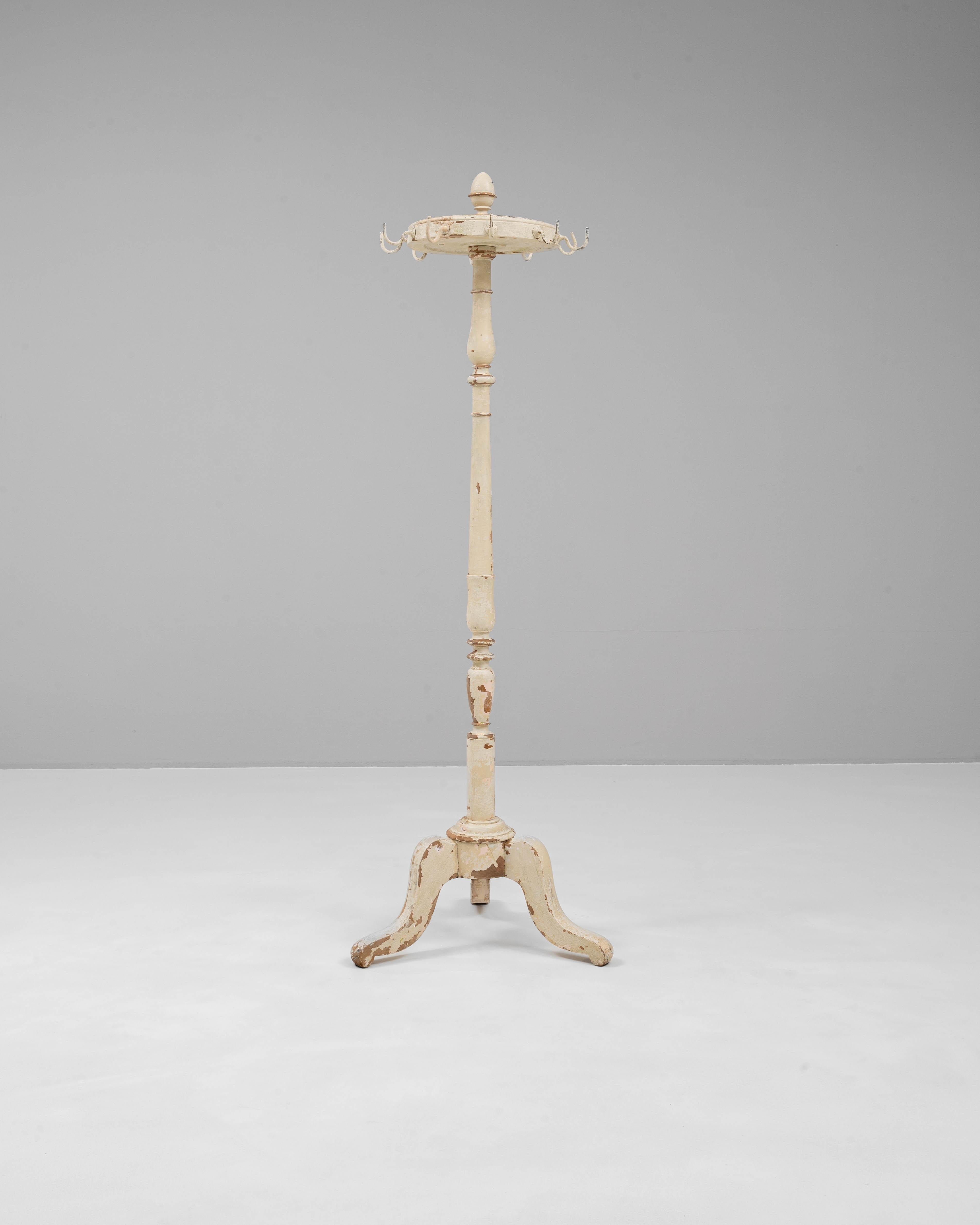 Französischer Stehleuchter aus weiß patiniertem Holz, 1900er Jahre im Angebot 2