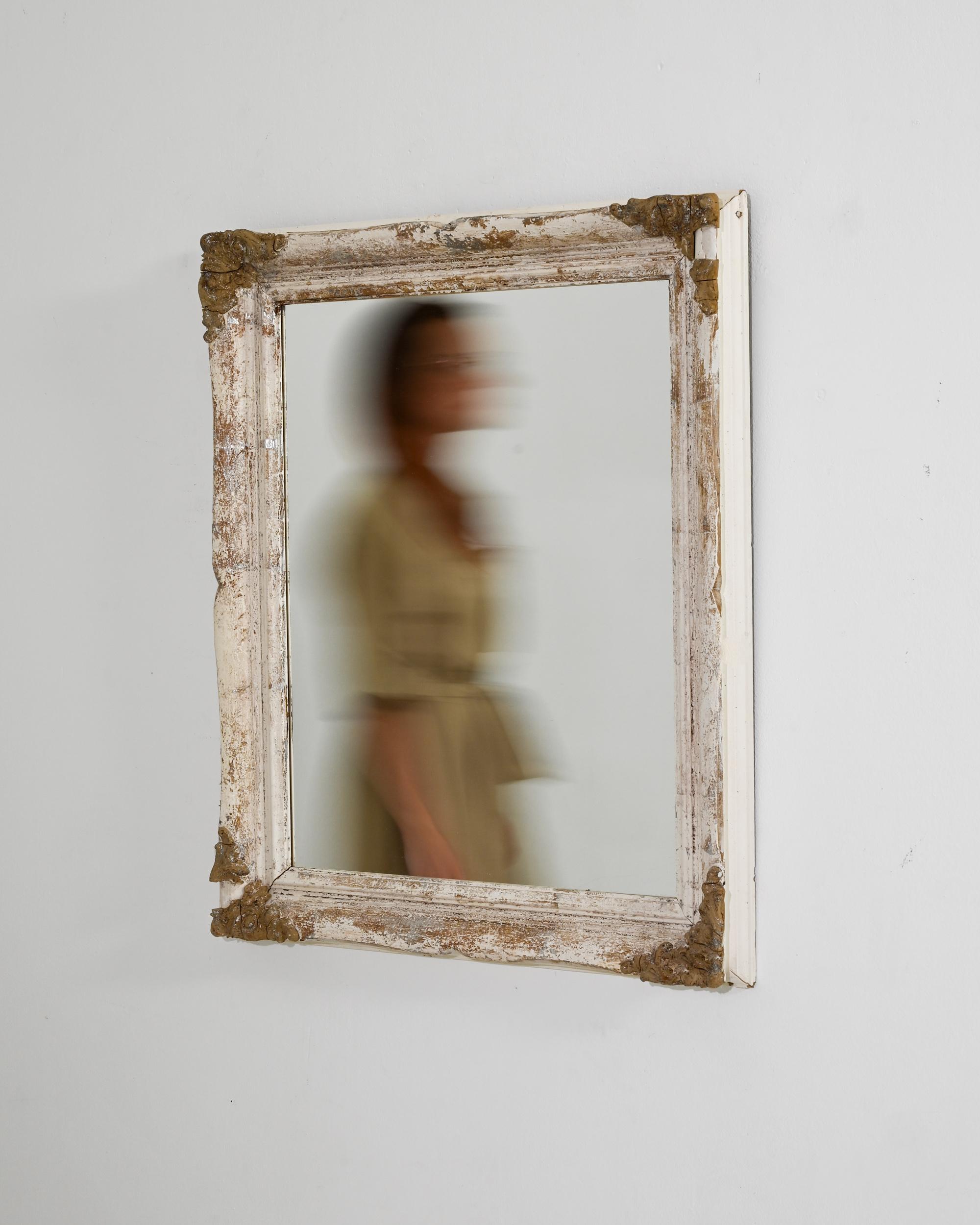 Miroir français des années 1900, patiné blanc Bon état - En vente à High Point, NC