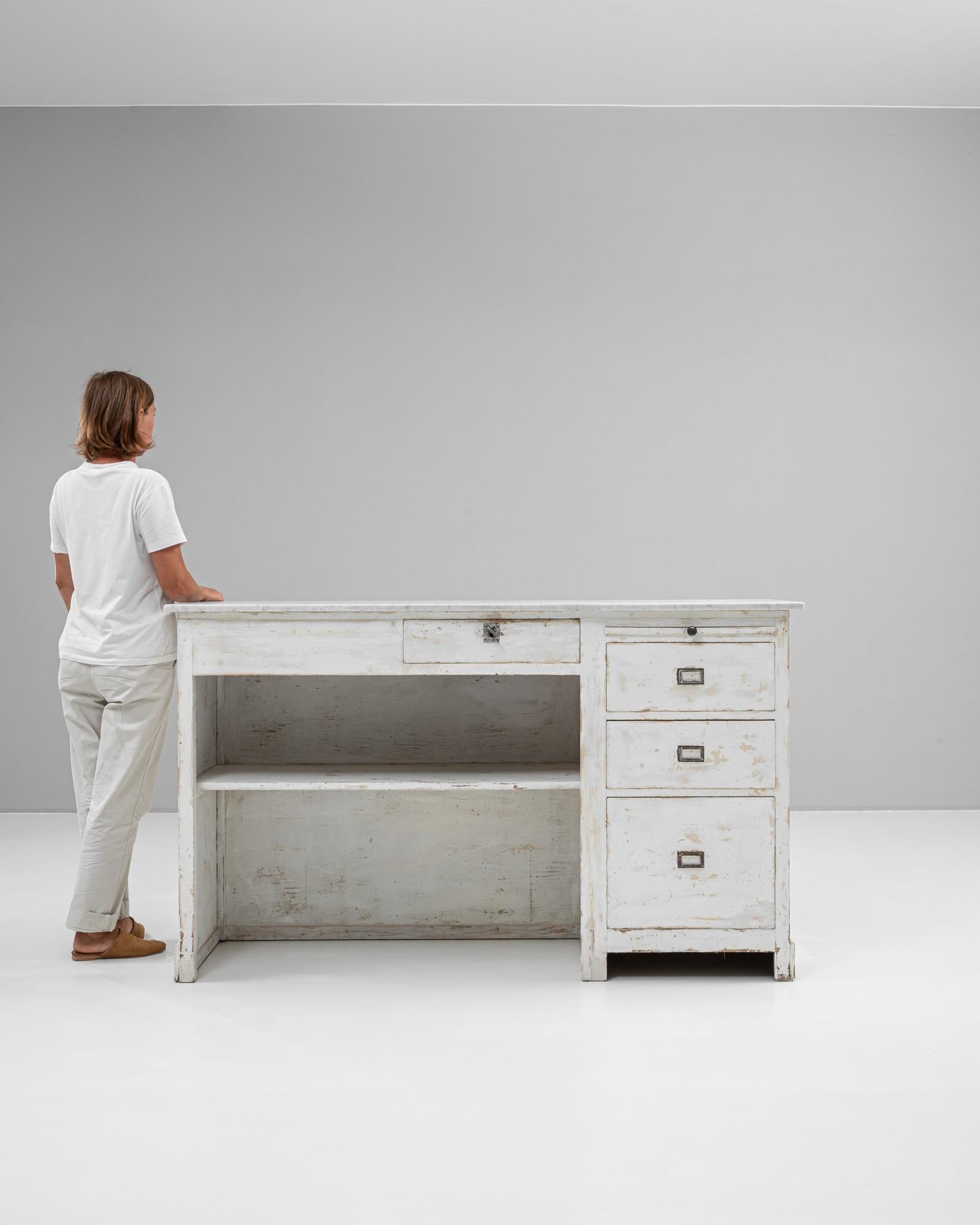 1900s French Wood White Patinated Shop Counter With Marble Top In condizioni buone in vendita a High Point, NC