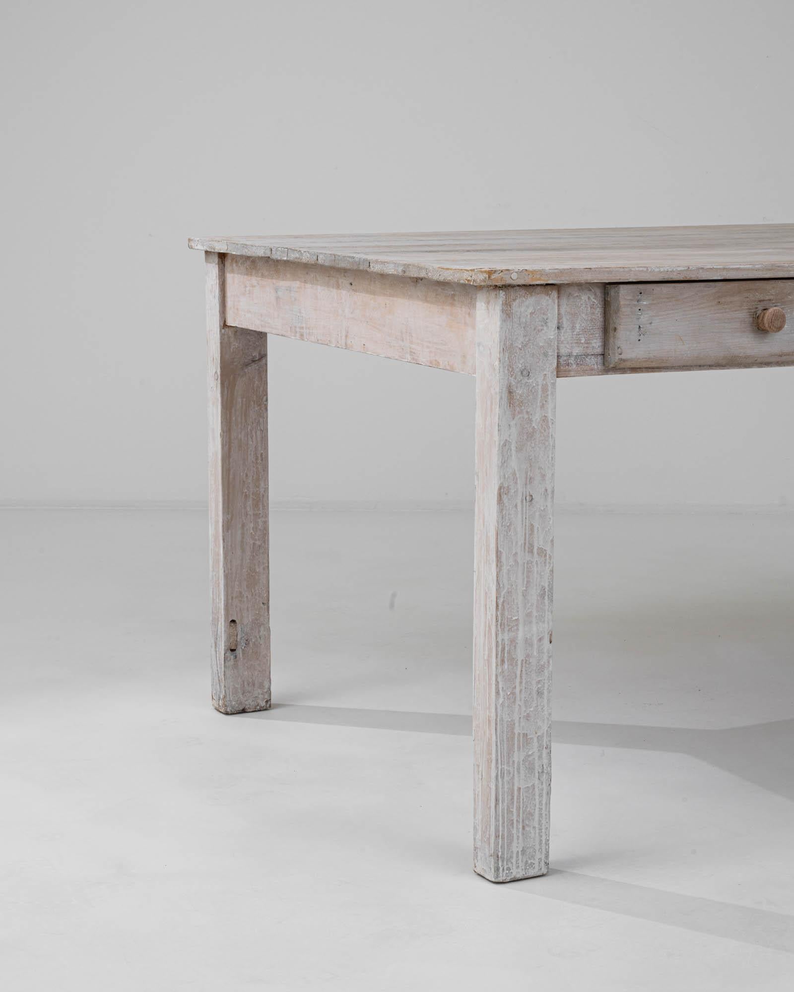 Bois Table 1900 en bois patiné blanc en vente