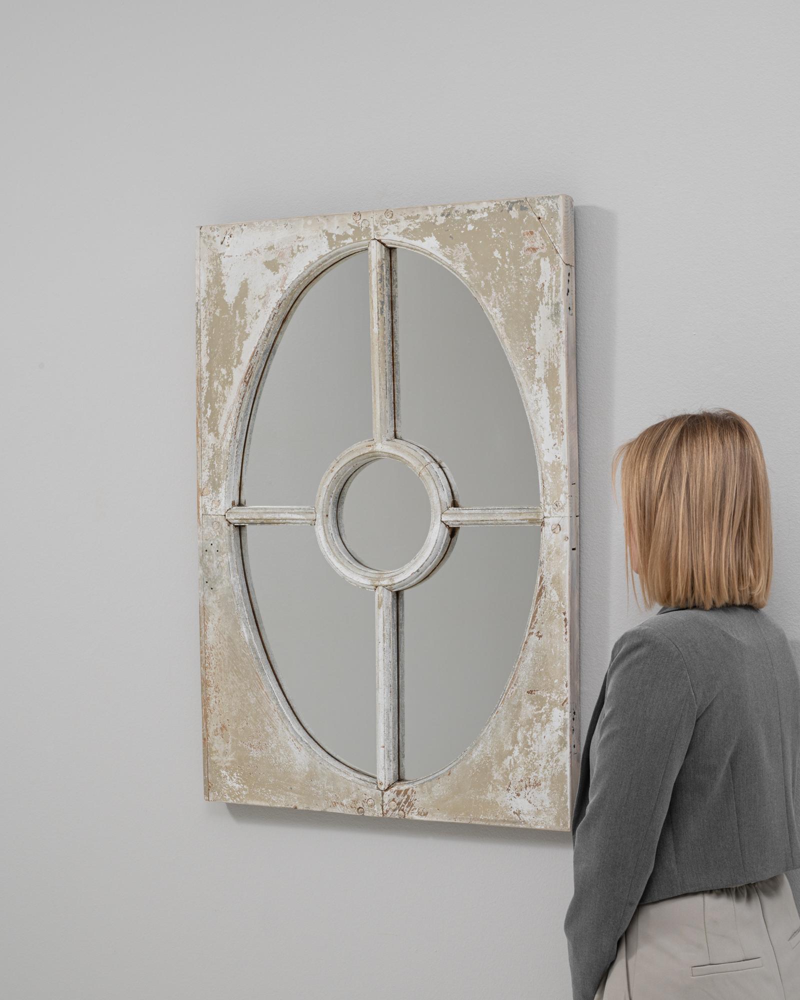 XX secolo Specchio francese del 1900 in legno bianco patinato a parete in vendita