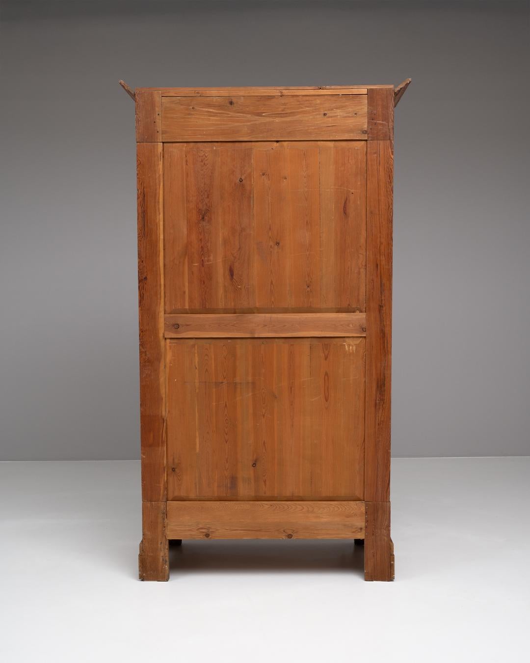 Armadio francese in legno del 1900 in vendita 10
